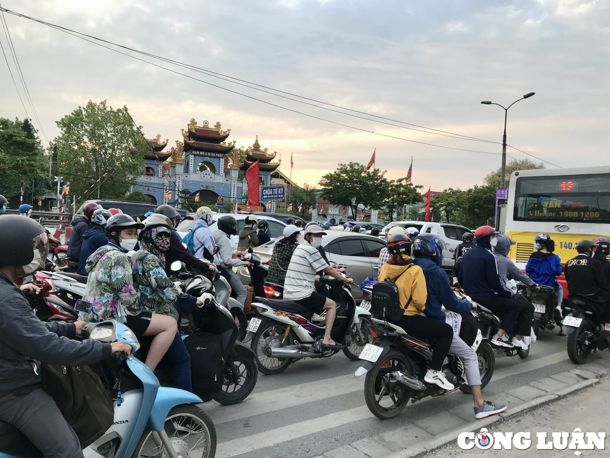 nguoi dan linh kinh do dac tro lai thu do du chua het nghi le 30 4 hinh 6