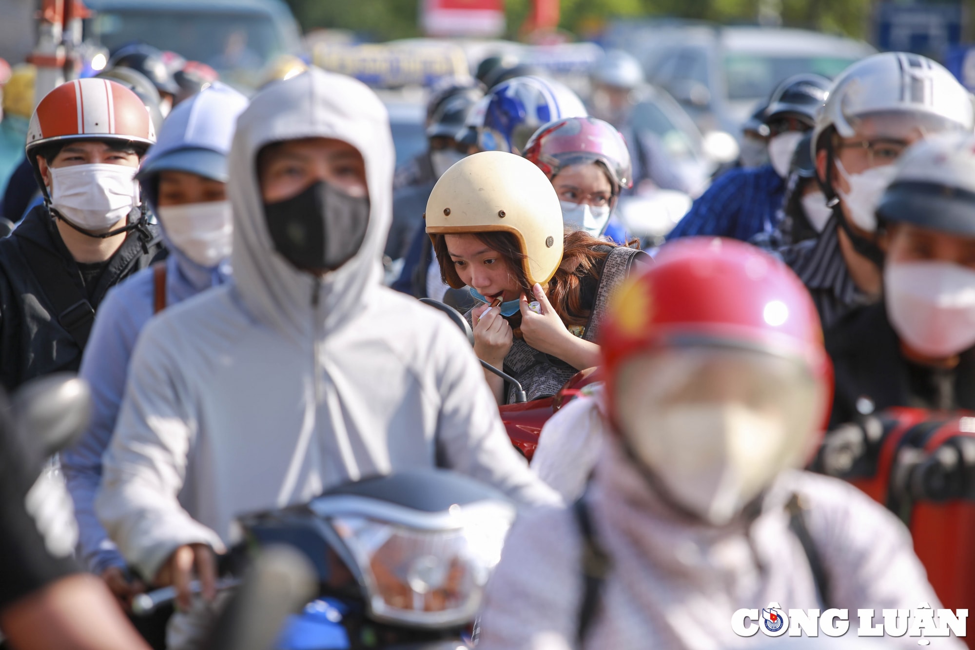 nguoi dan do ve ha noi sau nghi le khien nhieu tuyen duong un u hinh 7
