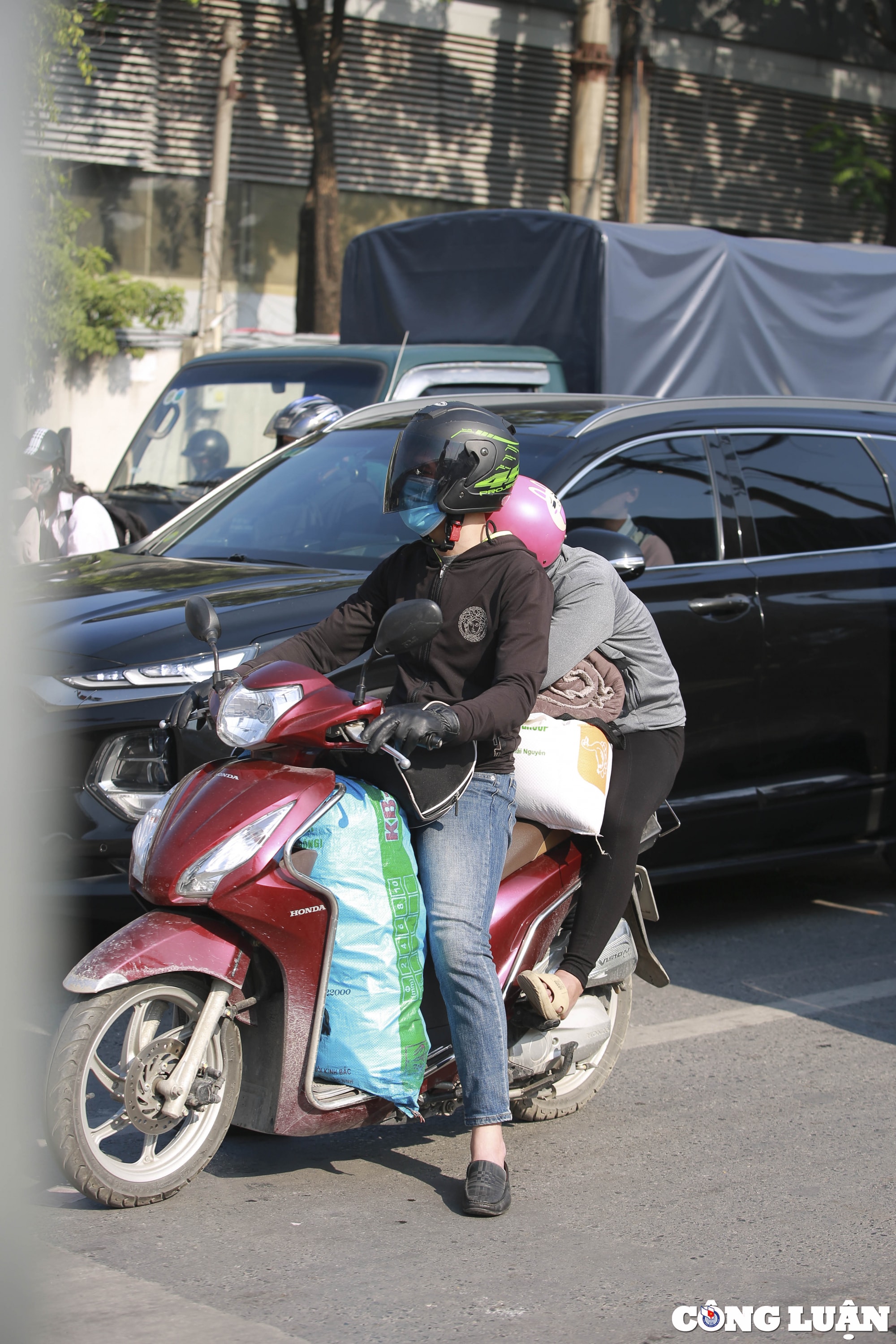 nguoi dan do ve ha noi sau nghi le khien nhieu tuyen duong un u hinh 9