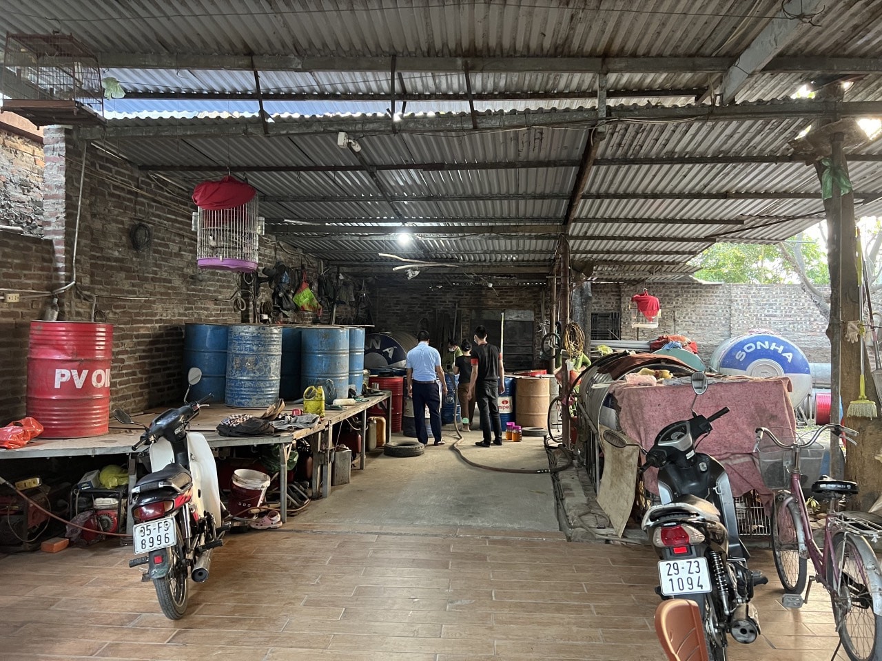 ha noi xac minh hon 2000 lit xang dau khong ro nguon goc hinh 1