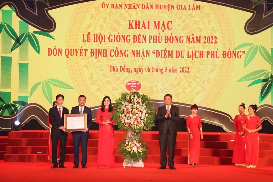 khai hoi le hoi giong den phu dong nam 2022 hinh 4