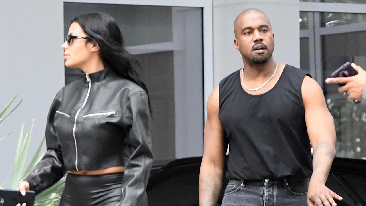 chong cu cua kim kardashian cung nguoi mau 24 tuoi du hi o nhat ban hinh 2