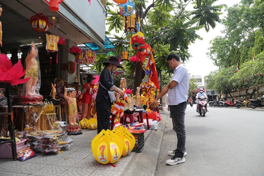 co do hue tung bung don mua phat dan 2022 hinh 6