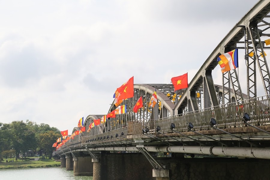 co do hue tung bung don mua phat dan 2022 hinh 4