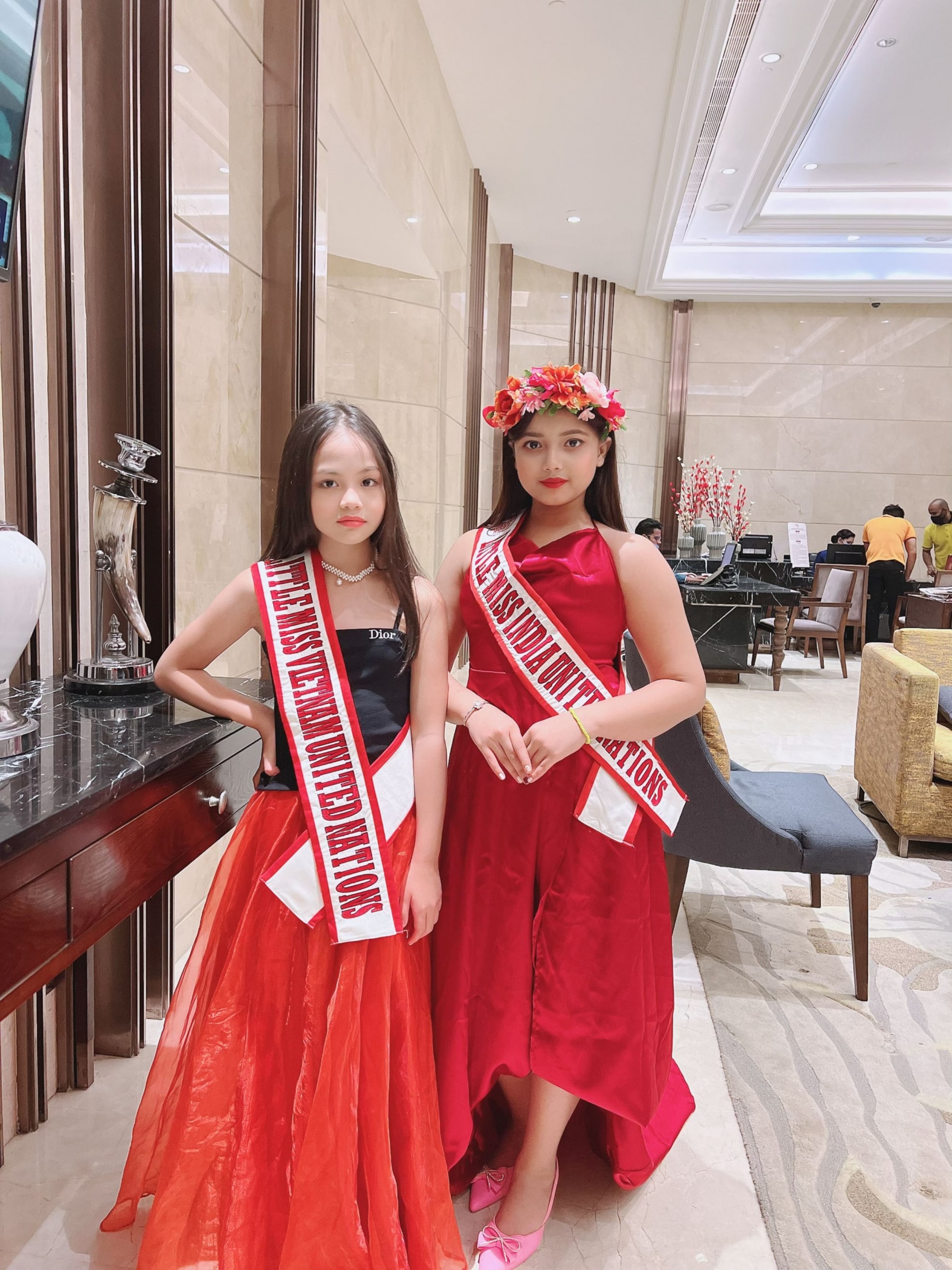 mau nhi phung hieu anh dang quang hoa hau cuoc thi little miss united nations tai an do hinh 2