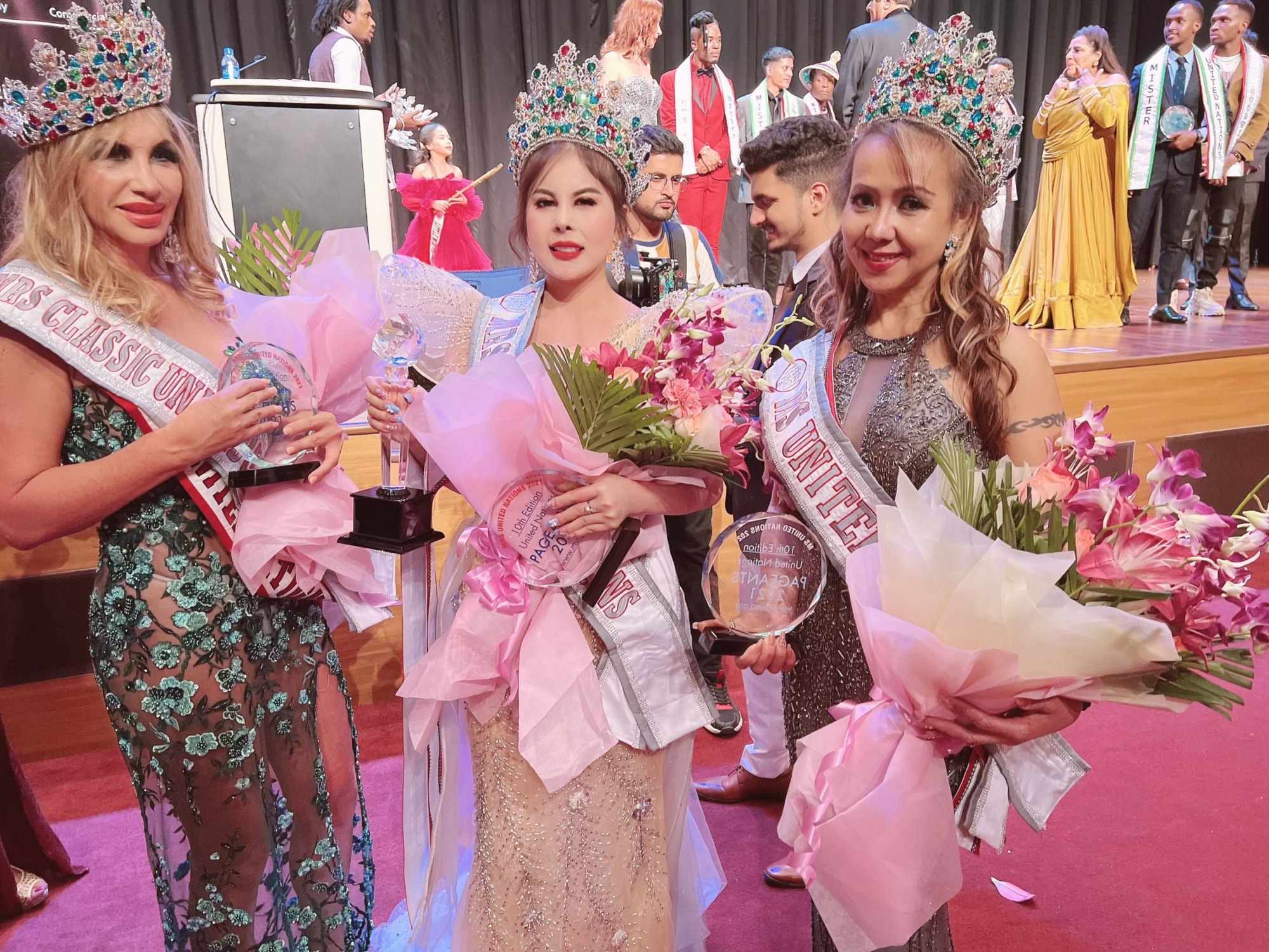 nguyen nhu quynh xuat sac doat vuong mien hoa hau quy ba lien hop quoc quoc te mrs united nations 2022 hinh 1