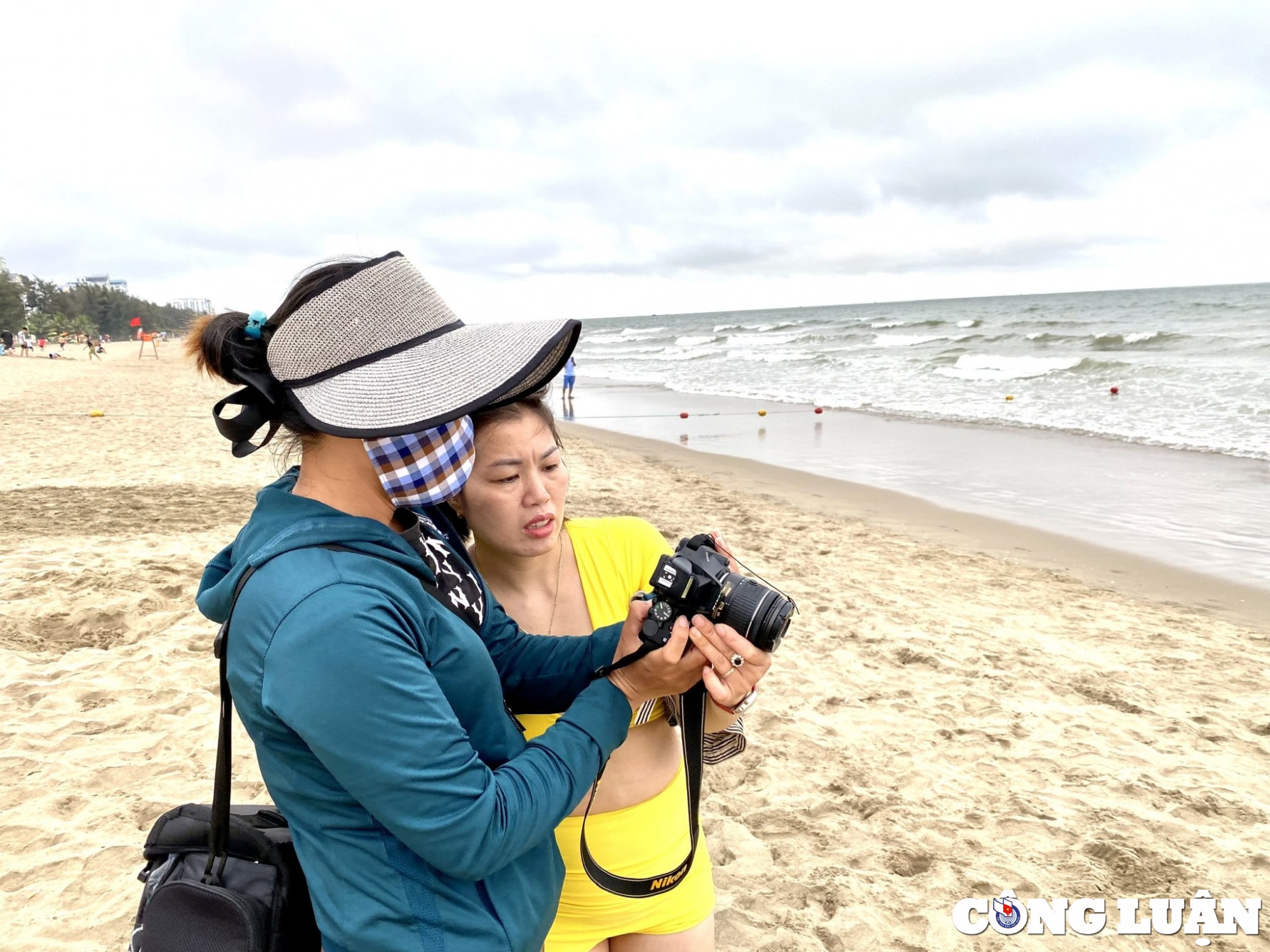 nhiep anh khong chuyen kiem tien trieu moi ngay tren bien sam son hinh 2