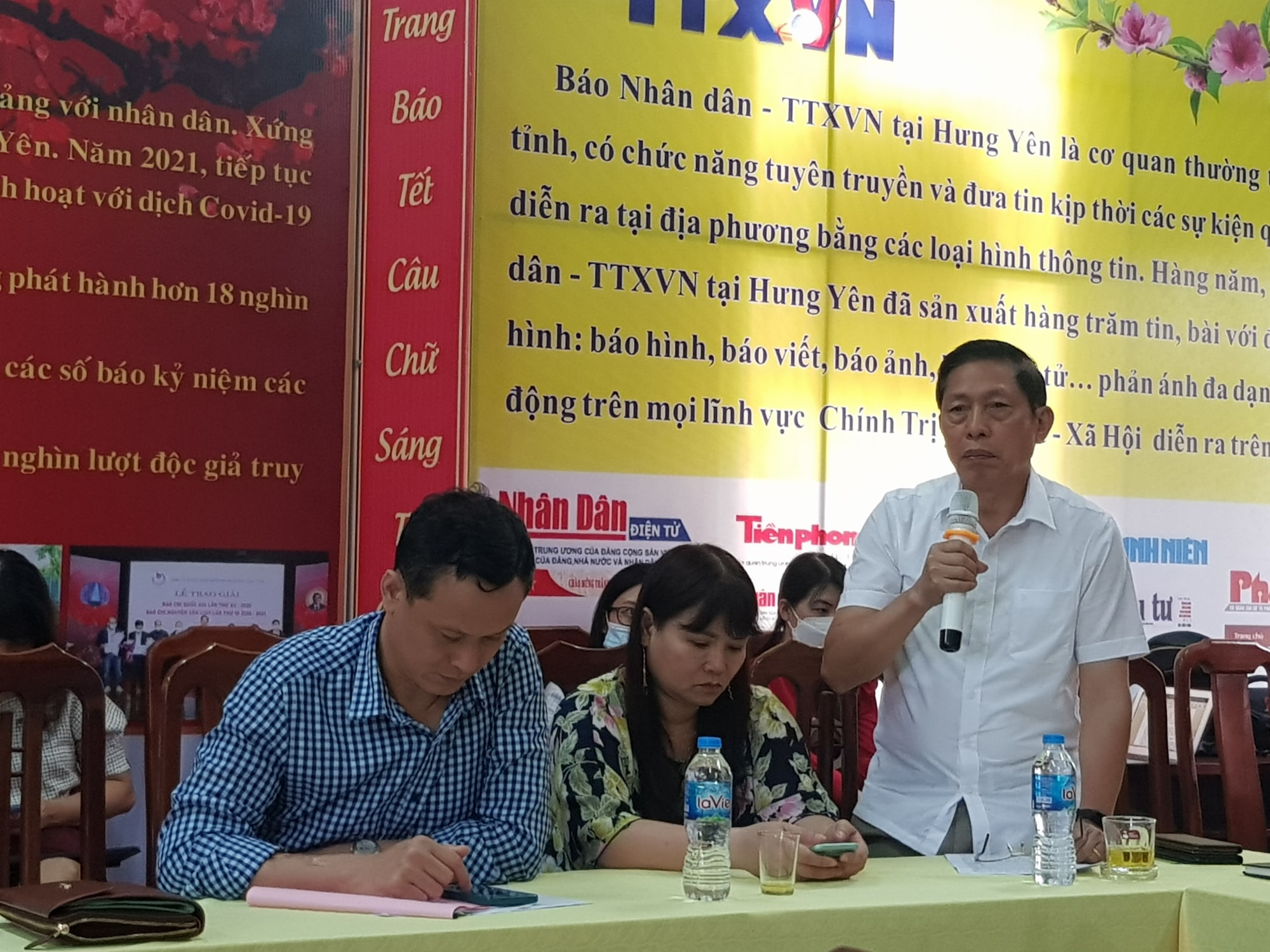 phai dau tu cong suc tri tue tu chon de tai khai thac xu ly thong tin den hoan thien tac pham hinh 2