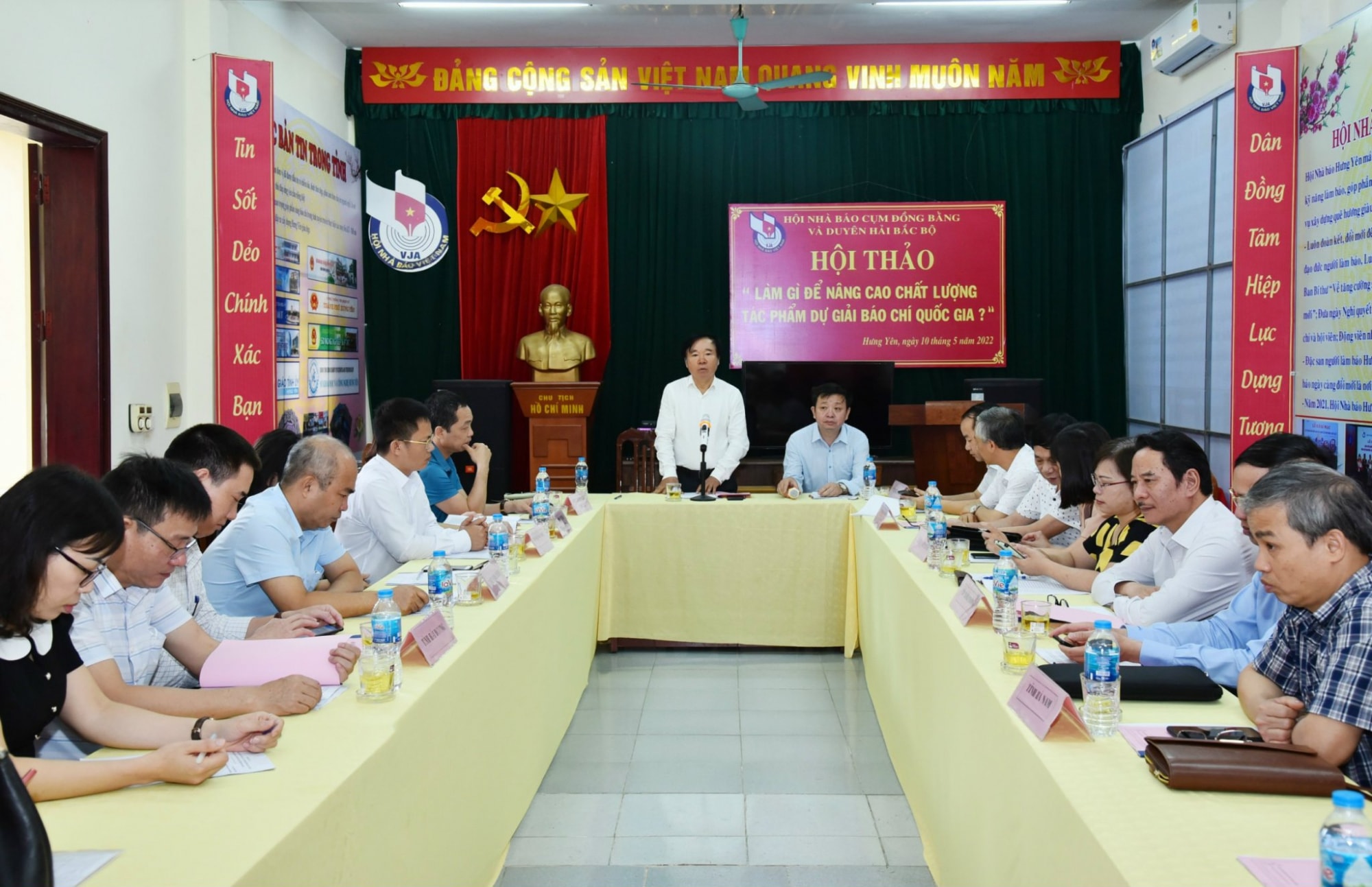 phai dau tu cong suc tri tue tu chon de tai khai thac xu ly thong tin den hoan thien tac pham hinh 1