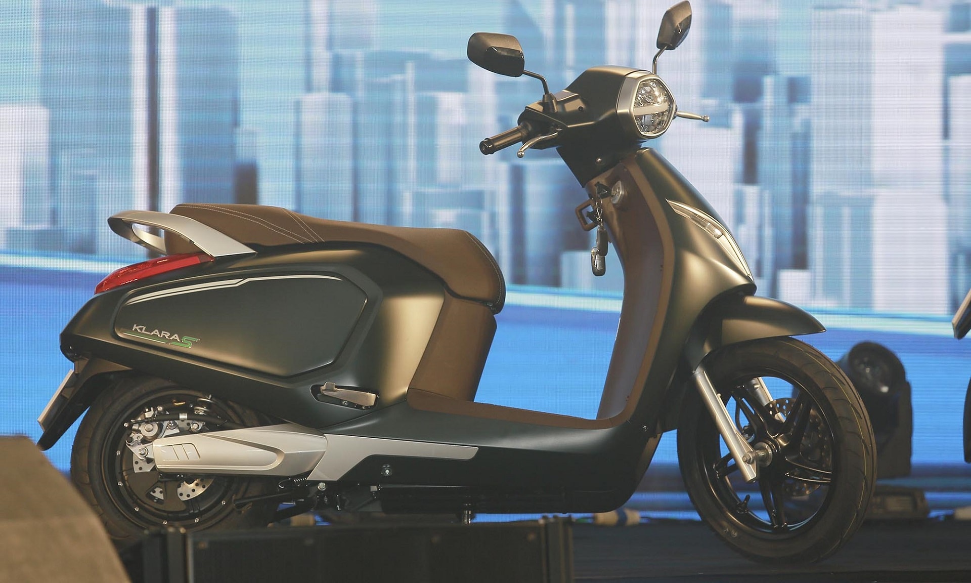 vinfast klara s 2022 du suc thay the xe may xang tai viet nam hinh 1