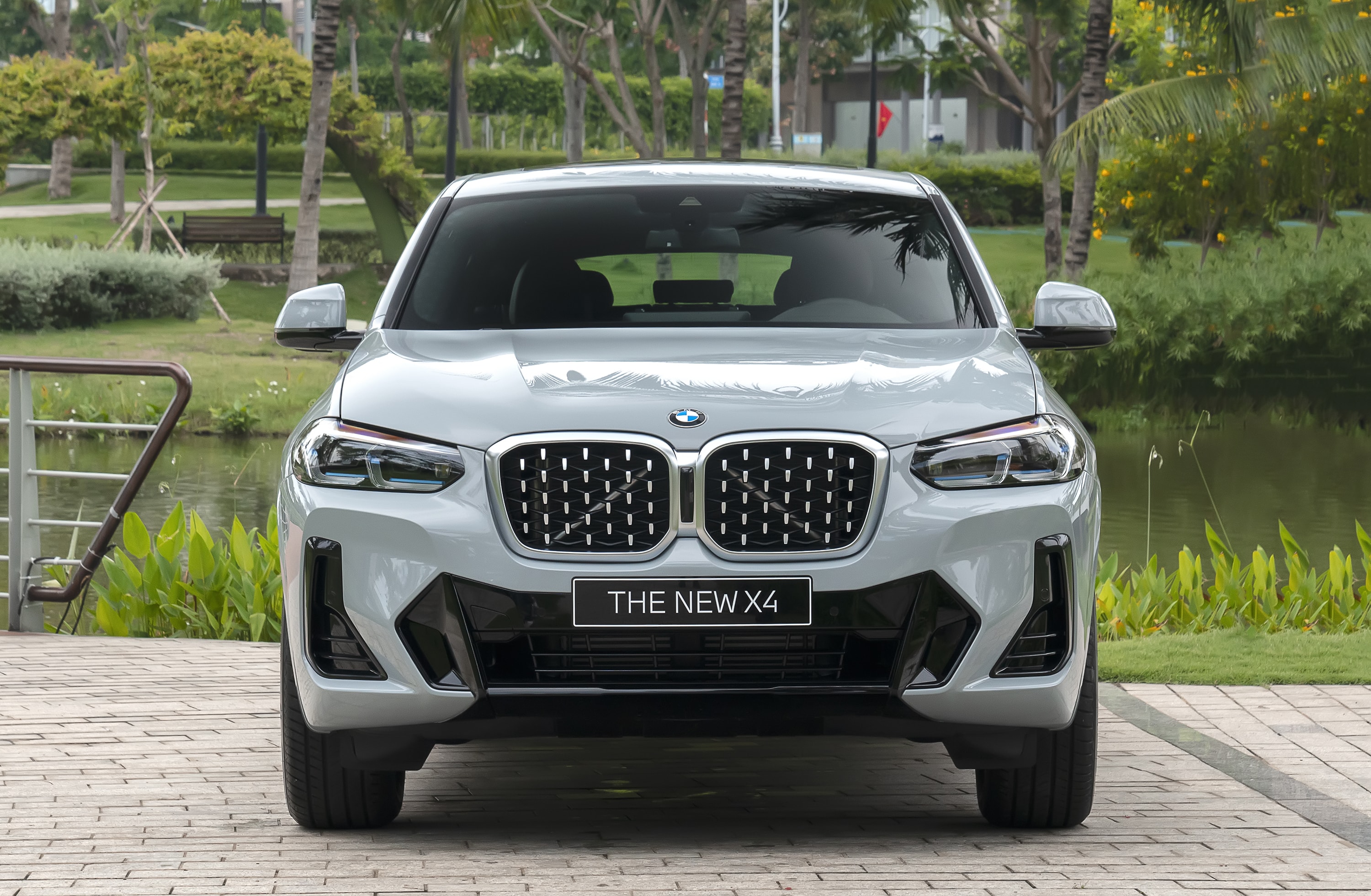bmw x4 ban nang cap ra mat gia ban tang 200 trieu dong hinh 2