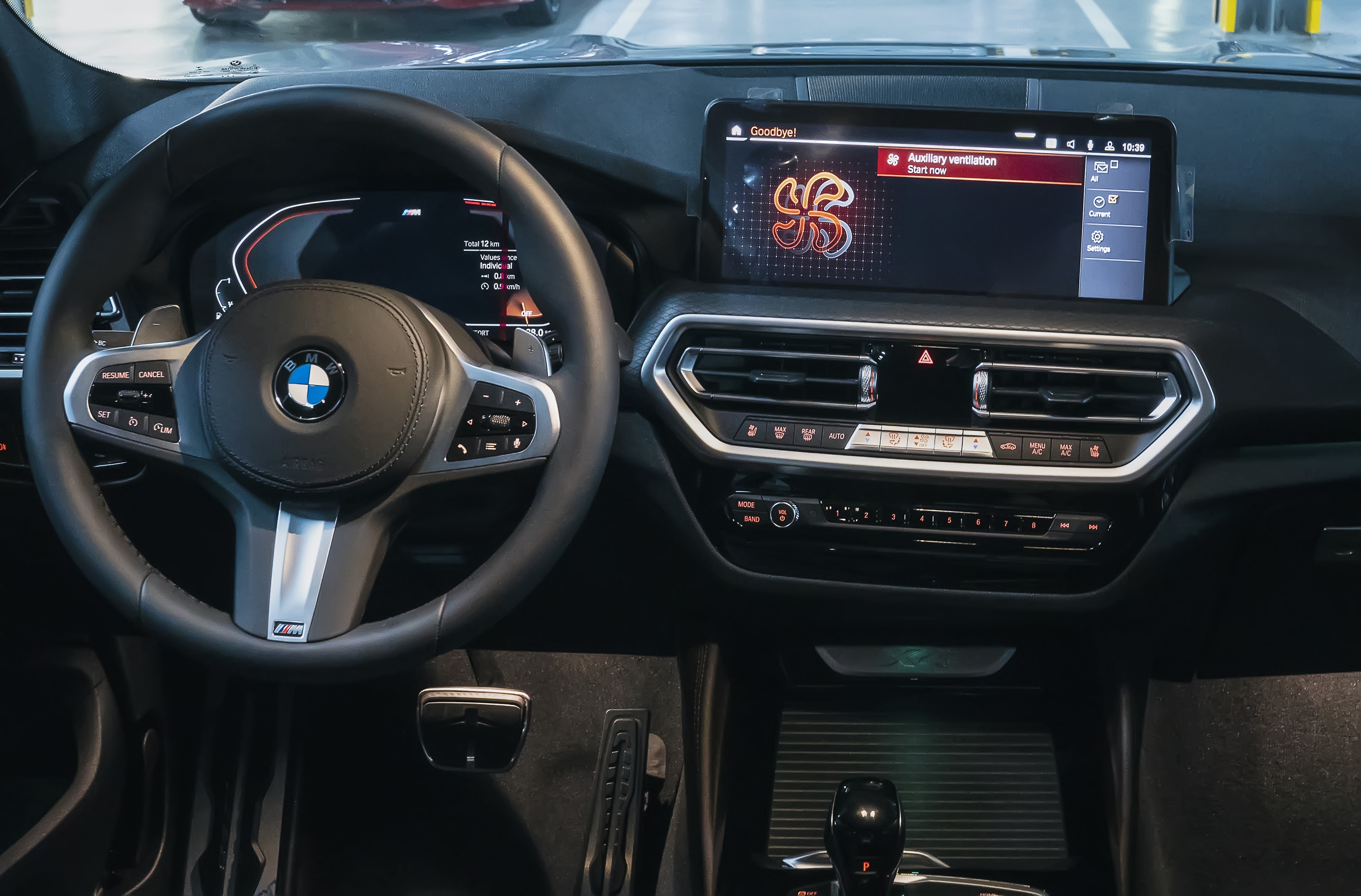 bmw x4 ban nang cap ra mat gia ban tang 200 trieu dong hinh 3