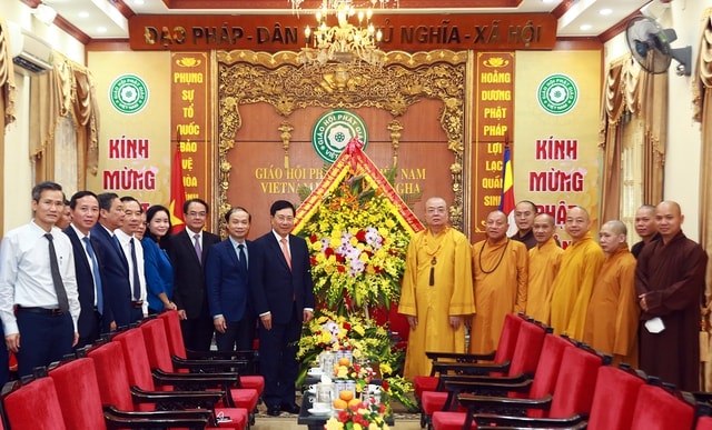 pho thu tuong thuong truc pham binh minh chuc mung dai le phat dan hinh 2