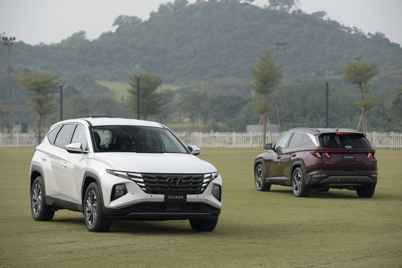 doanh so xe hyundai tang truong manh santa fe tucson khong dap ung du nhu cau khach hang hinh 2