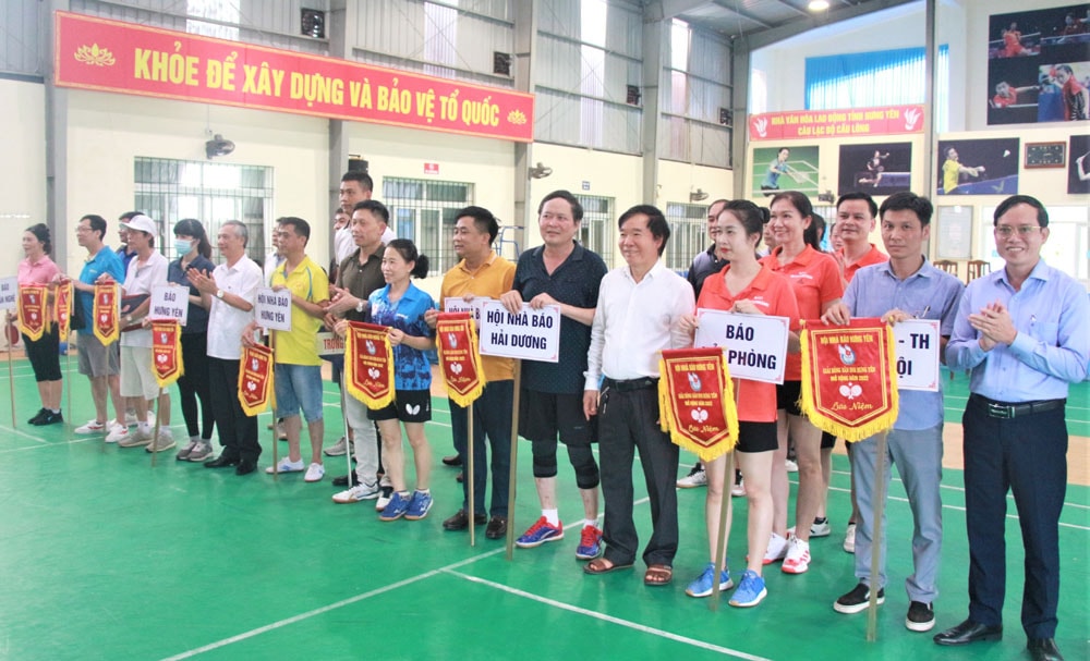 giai bong ban hoi nha bao hung yen mo rong nam 2022 khep lai thanh cong hinh 1