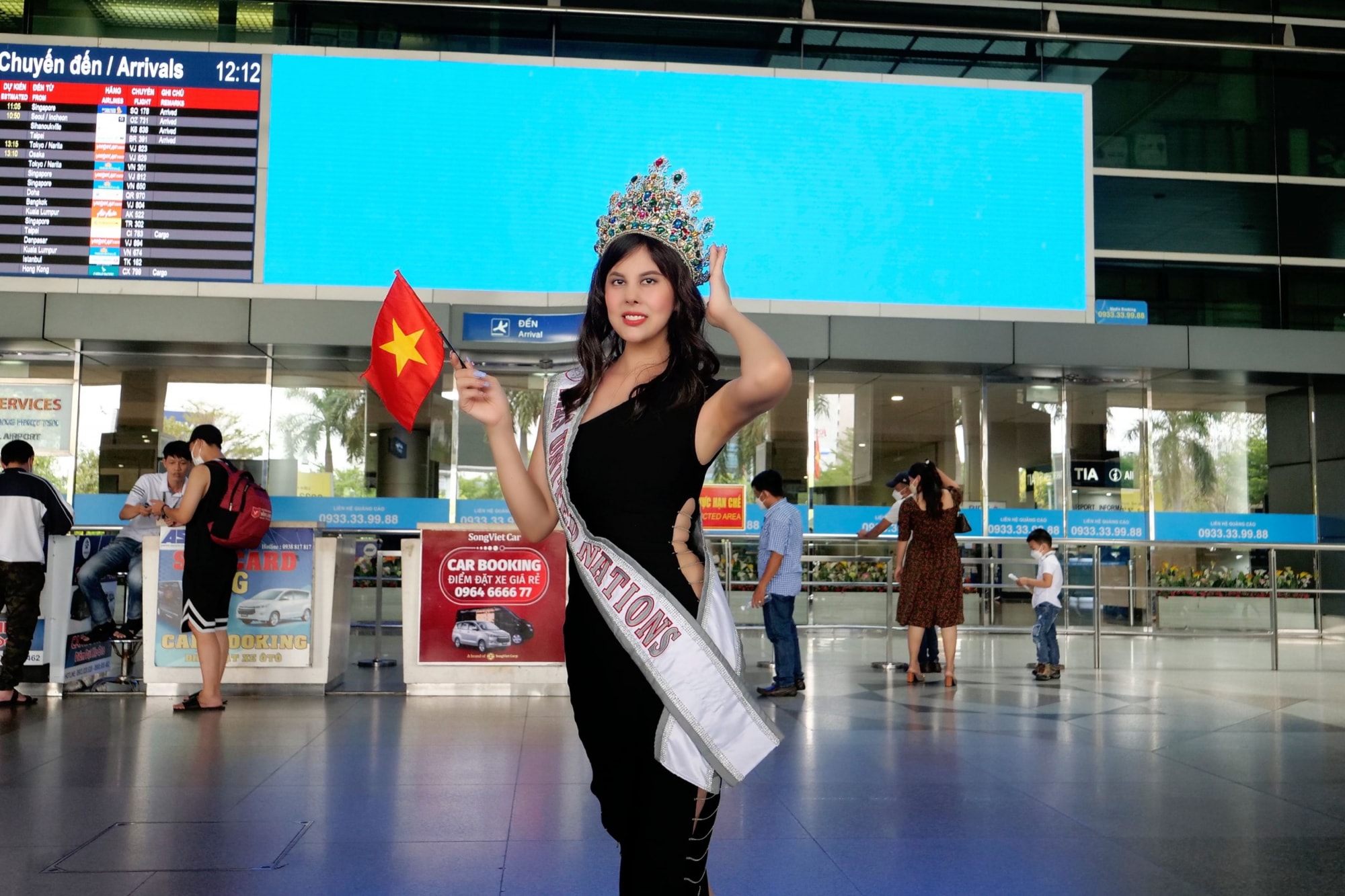 hoa hau nhu quynh phuong nga va phung hieu anh dep rang ngoi ngay ve nuoc sau dang quang hinh 2