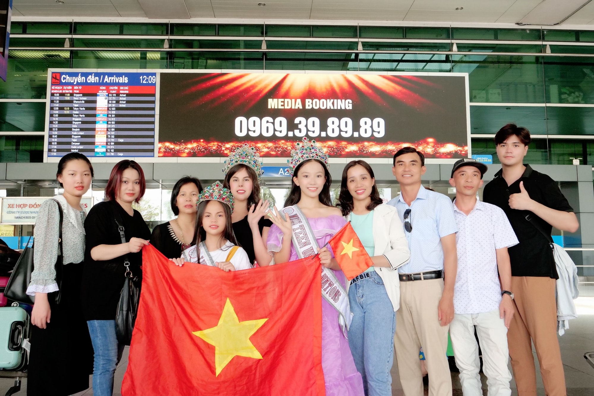 hoa hau nhu quynh phuong nga va phung hieu anh dep rang ngoi ngay ve nuoc sau dang quang hinh 3