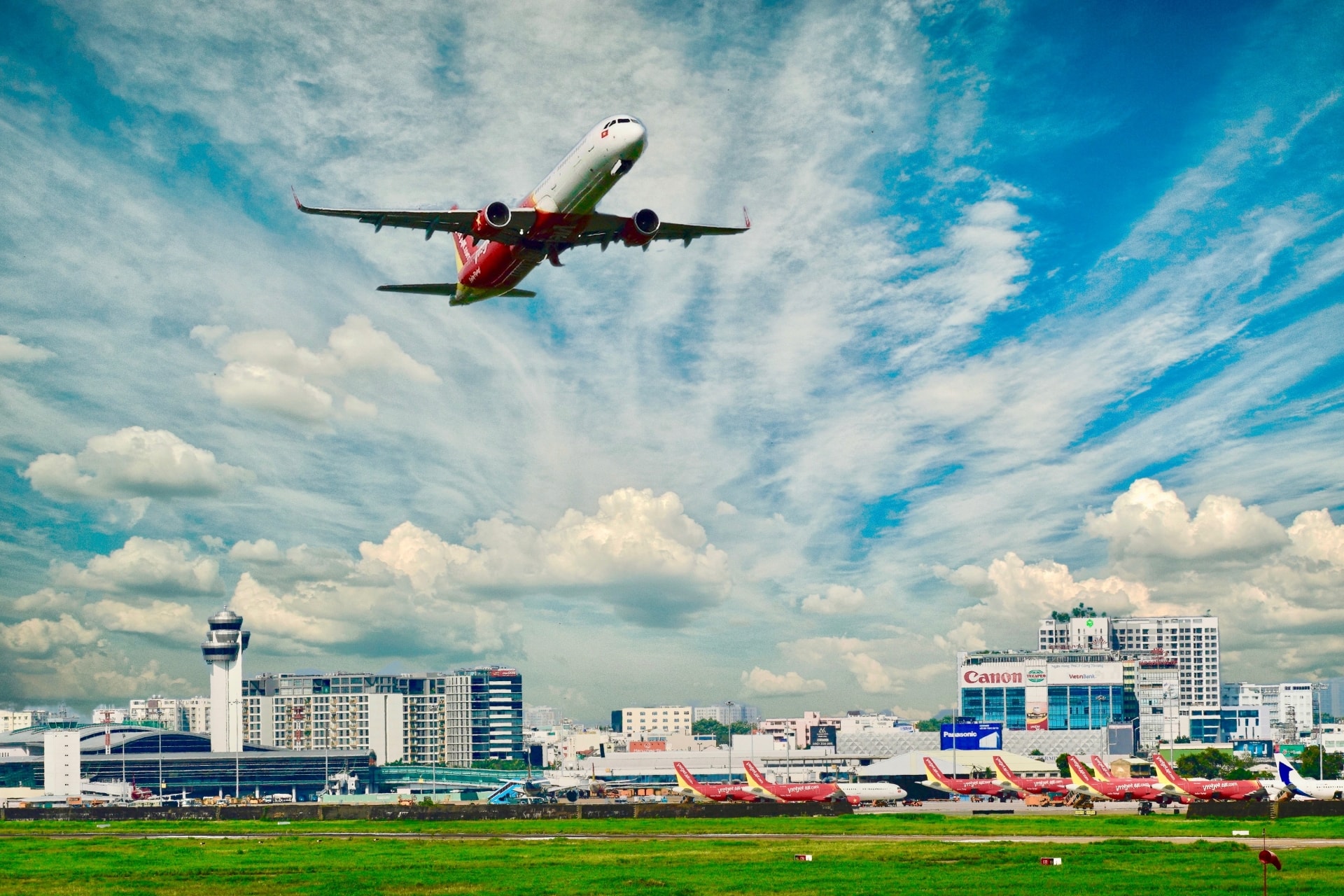 vietjet mo rong mang bay den bac a voi 3 duong bay moi tu ha noi bangkok di fukuoka va nagoya hinh 2