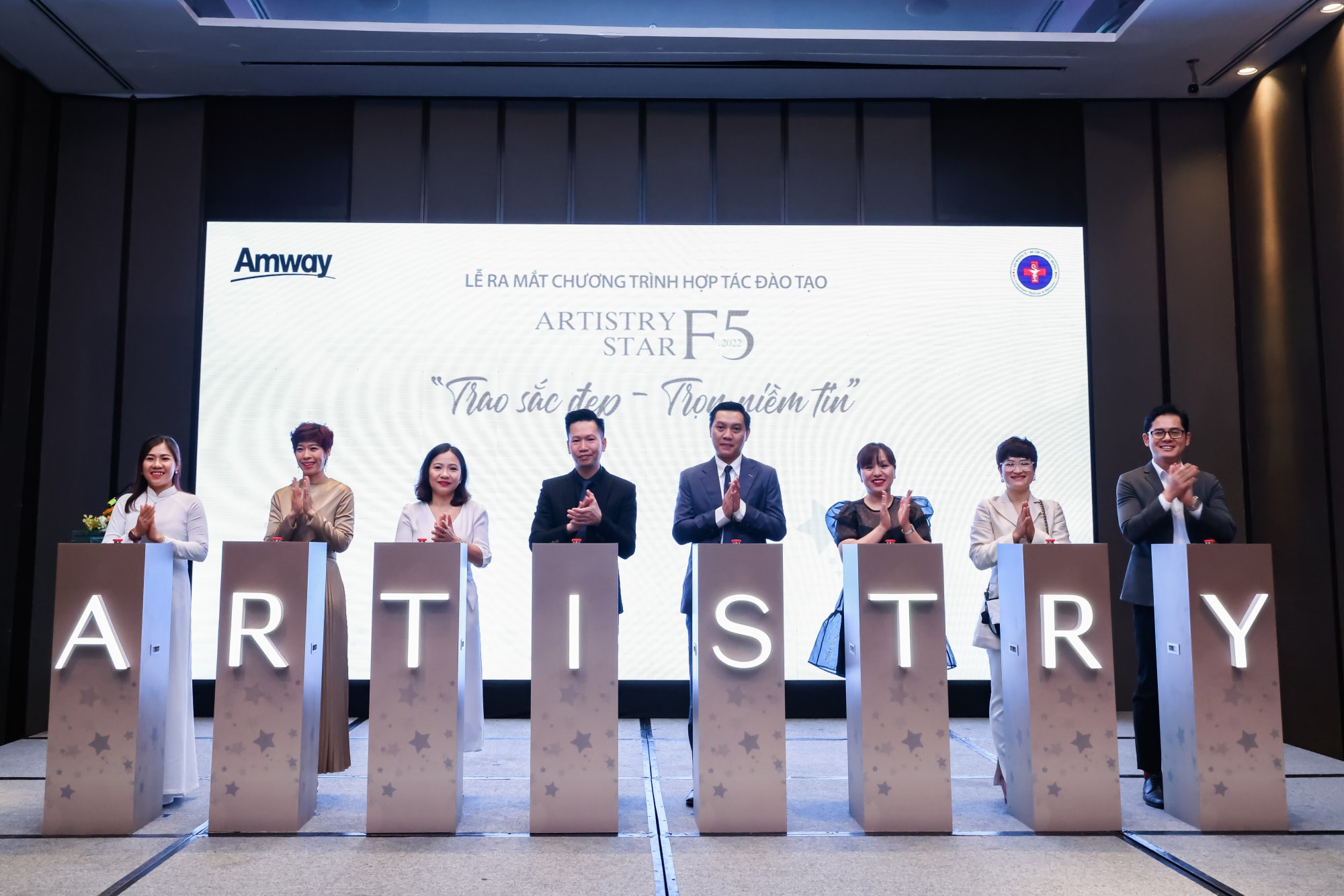 amway viet nam va truong cao dang y duoc cong dong ra mat chuong trinh dao tao cham soc sac dep chuyen sau hinh 1