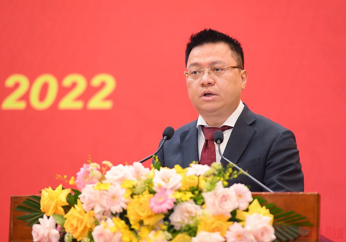 dau tranh chong chu nghia ca nhan phai xac dinh la nhiem vu cap thiet hinh 4