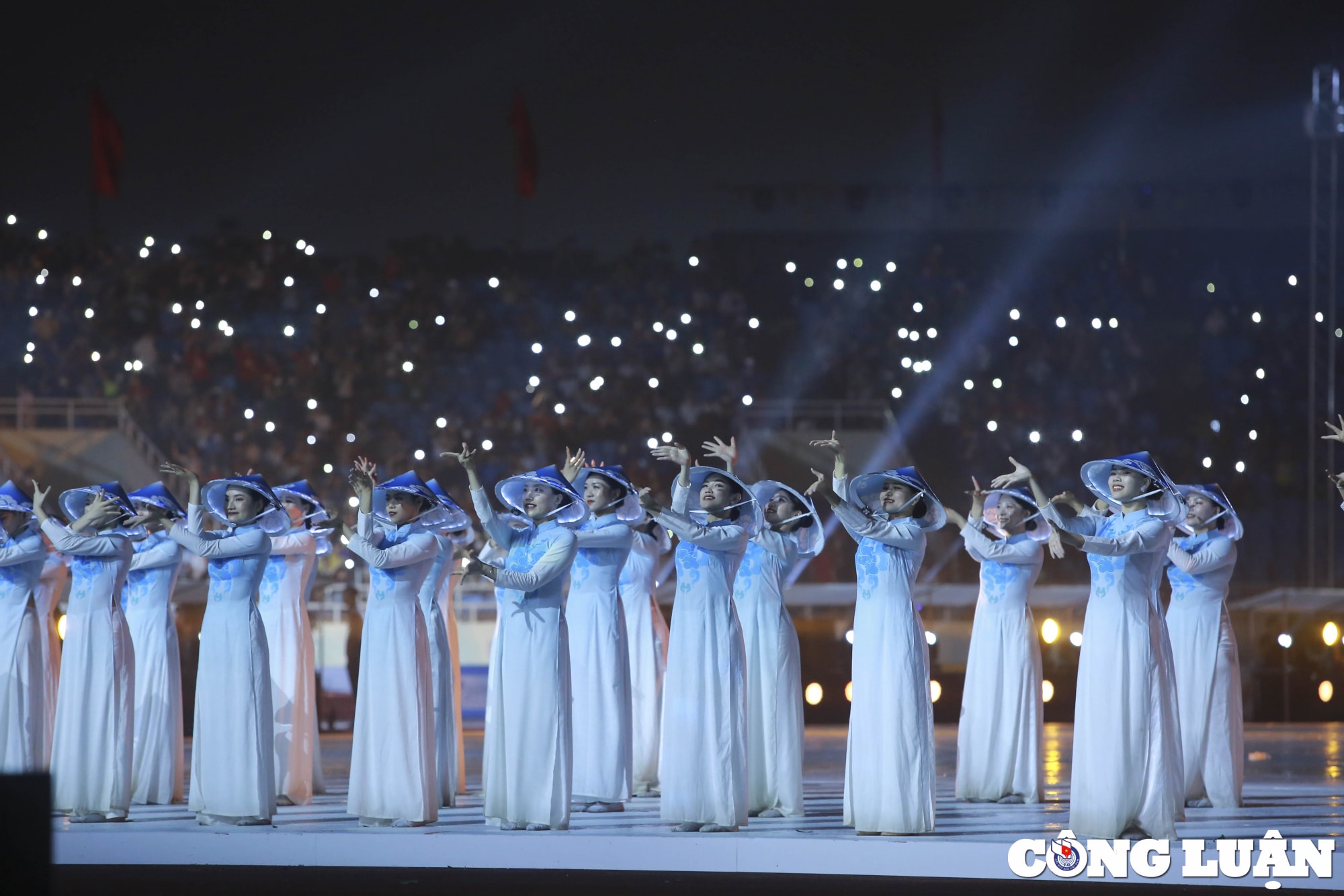 khai mac sea games 31 ruc ro sac mau va cung nhau toa sang hinh 6