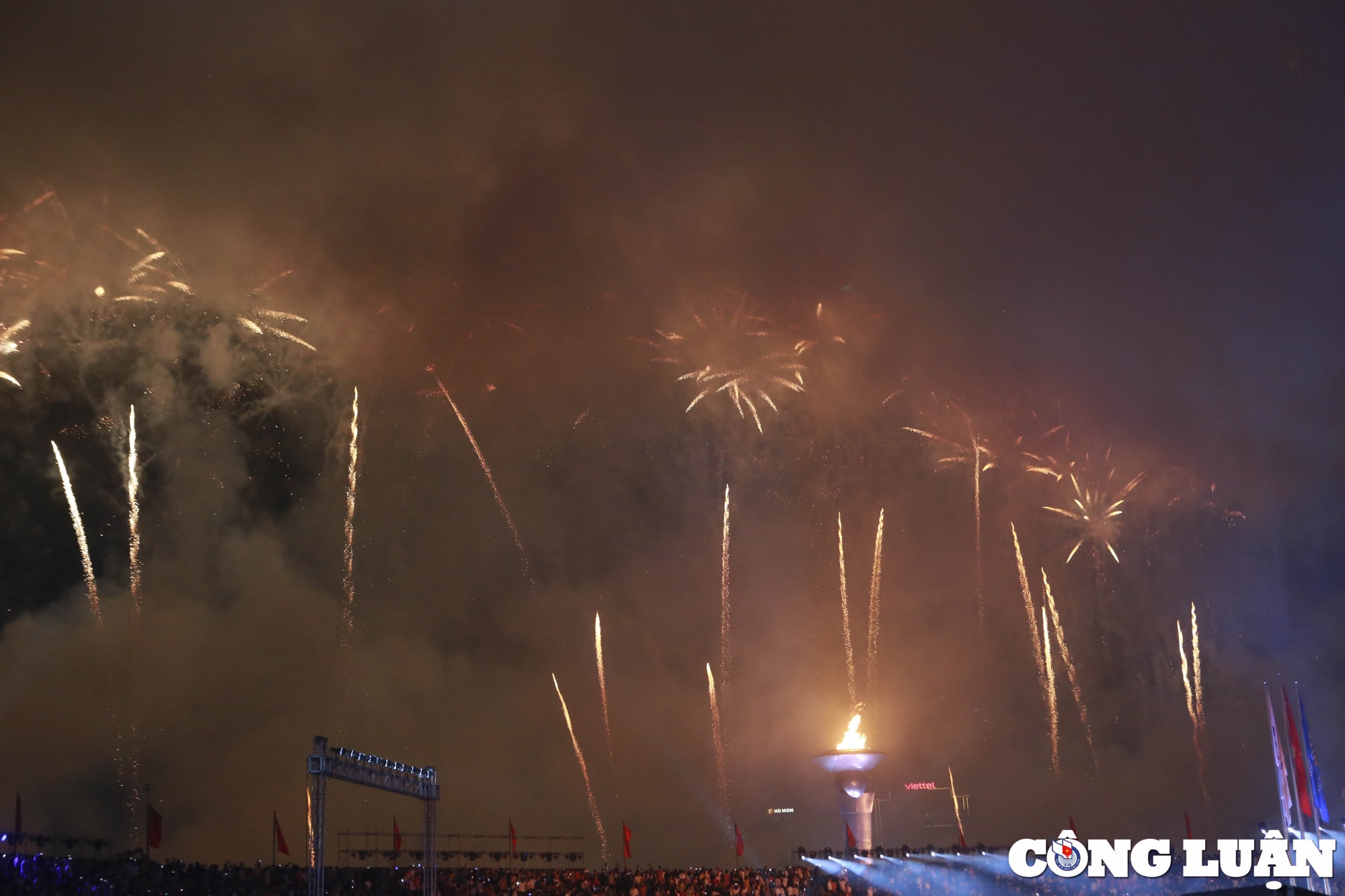 khai mac sea games 31 ruc ro sac mau va cung nhau toa sang hinh 25