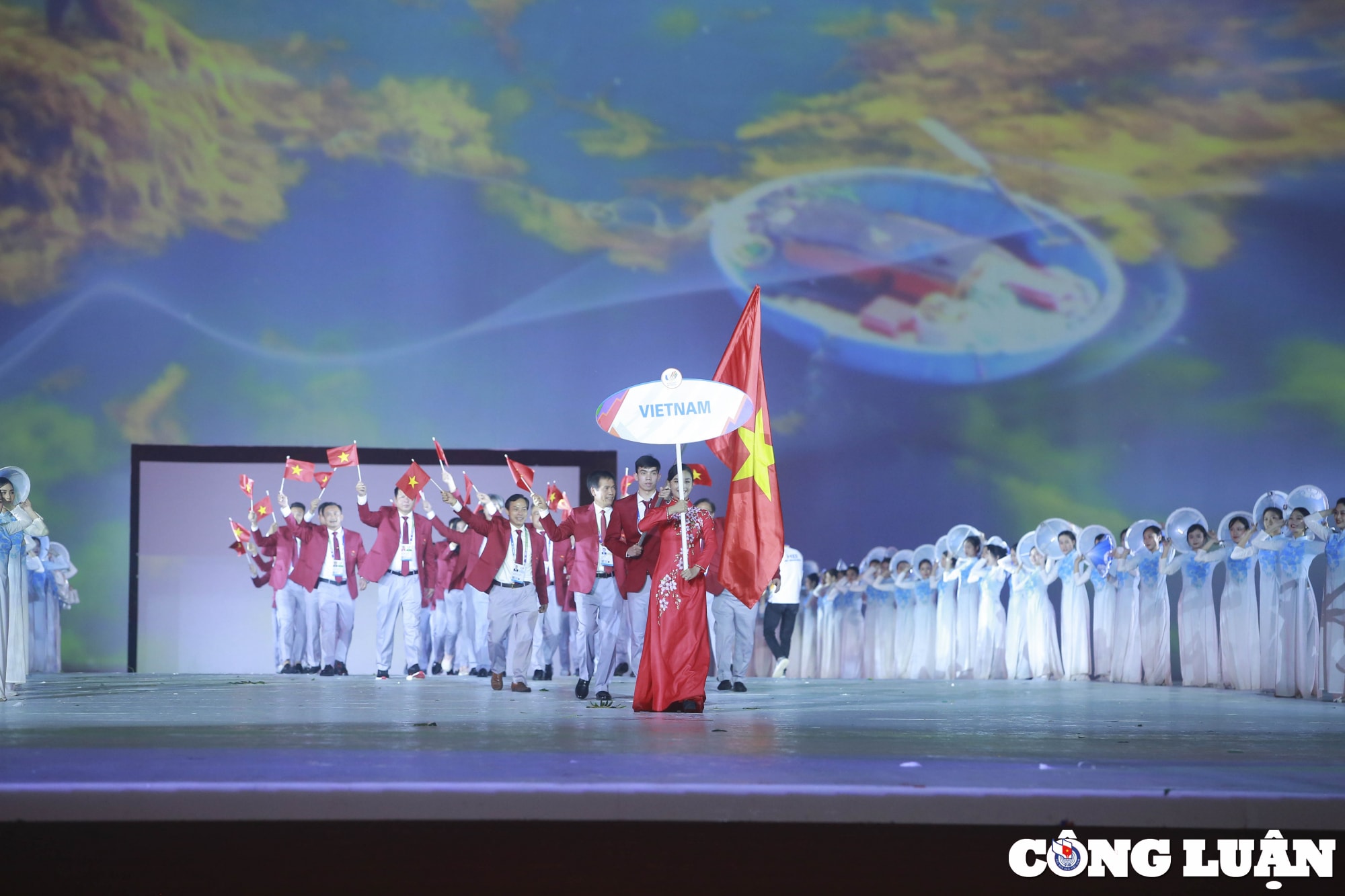 khai mac sea games 31 ruc ro sac mau va cung nhau toa sang hinh 19