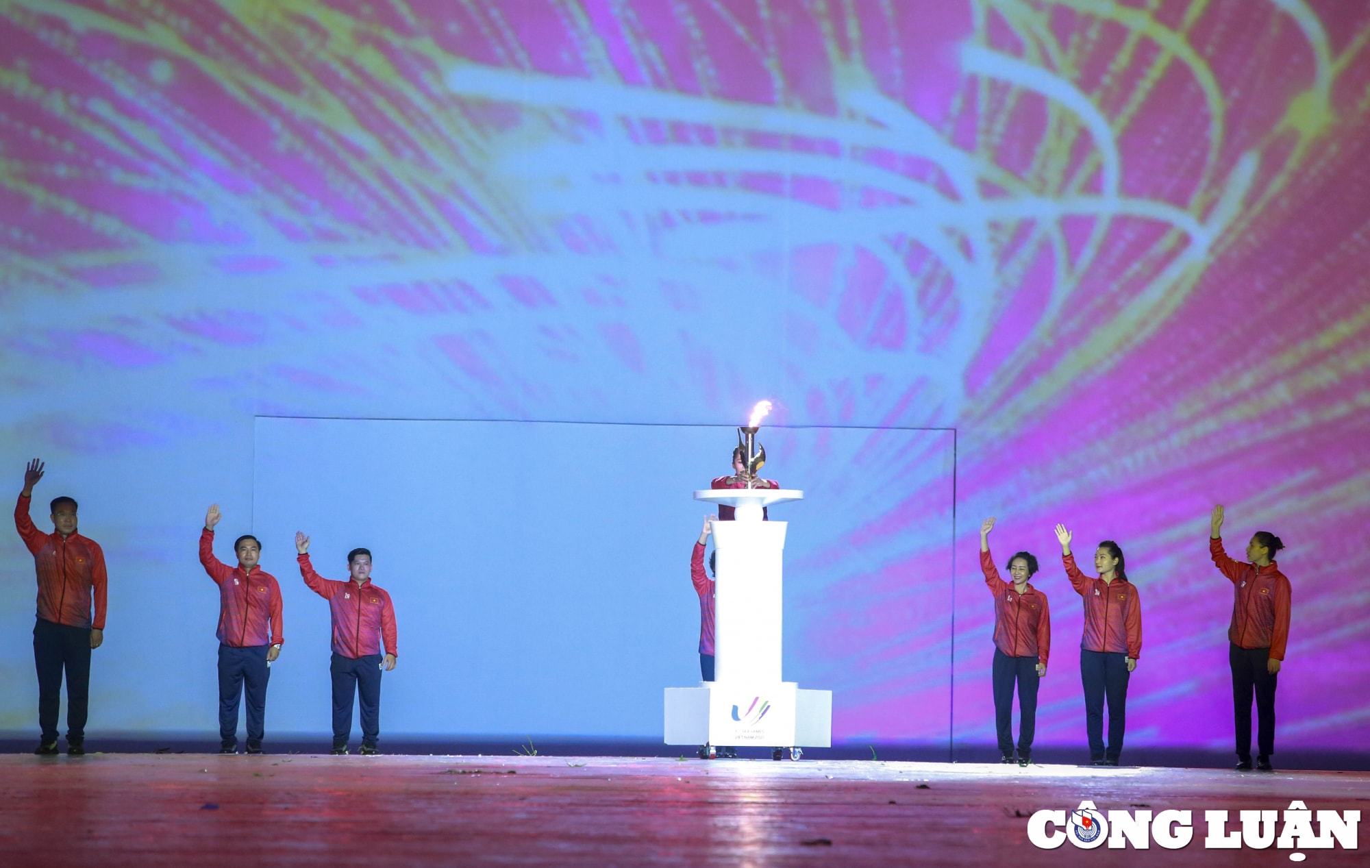 khai mac sea games 31 ruc ro sac mau va cung nhau toa sang hinh 24