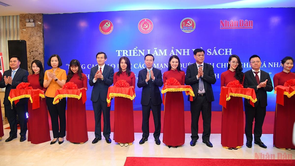 trien lam anh sach ve quet sach chu nghia ca nhan theo tu tuong dao duc phong cach ho chi minh hinh 1