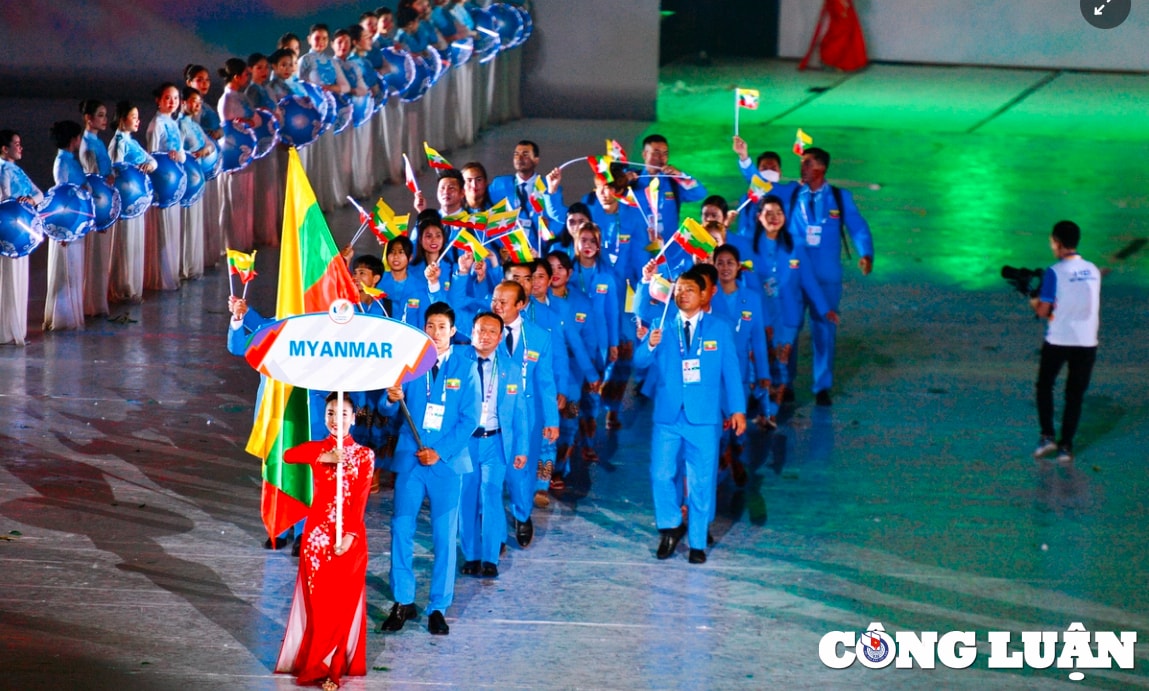 le khai mac sea games 31 chuong trinh nghe thuat dac sac cua am thanh va anh sang hinh 19
