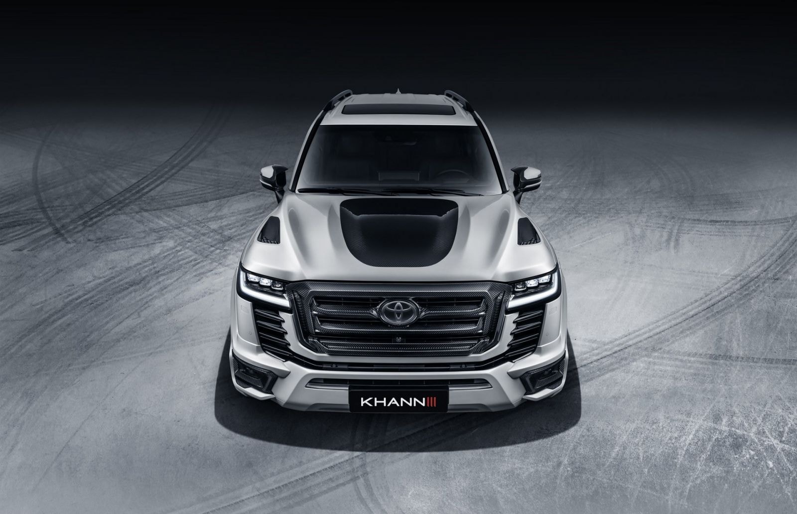 toyota land cruiser 2022 so huu phong cach ham ho khi qua tay hang do khann international hinh 3