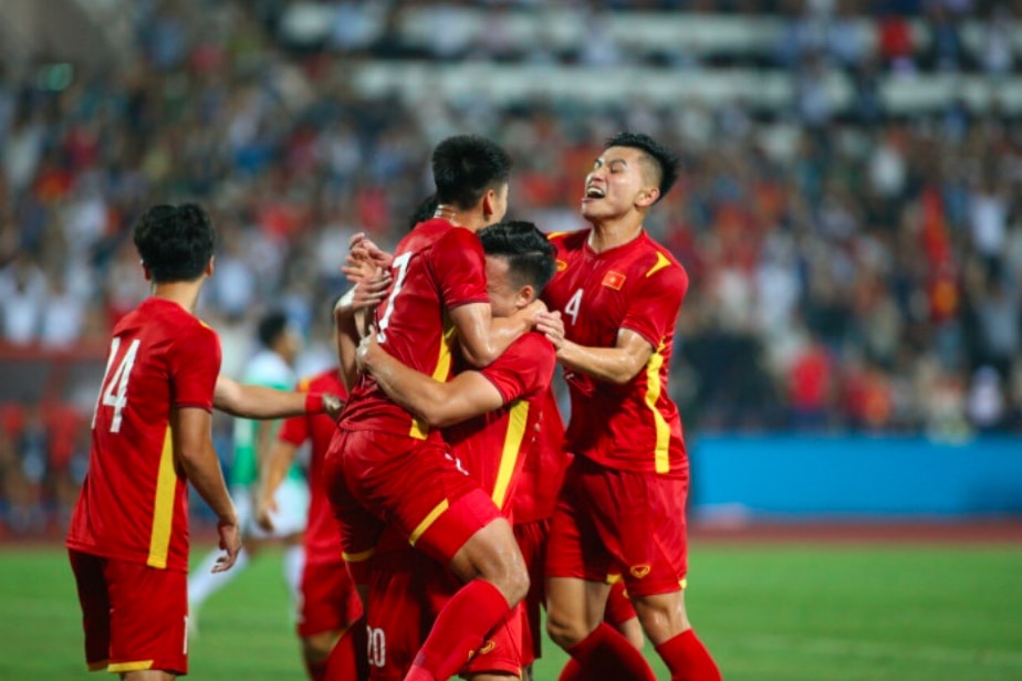 hung dung lap cong u23 viet nam vuon len dung dau bang a hinh 4