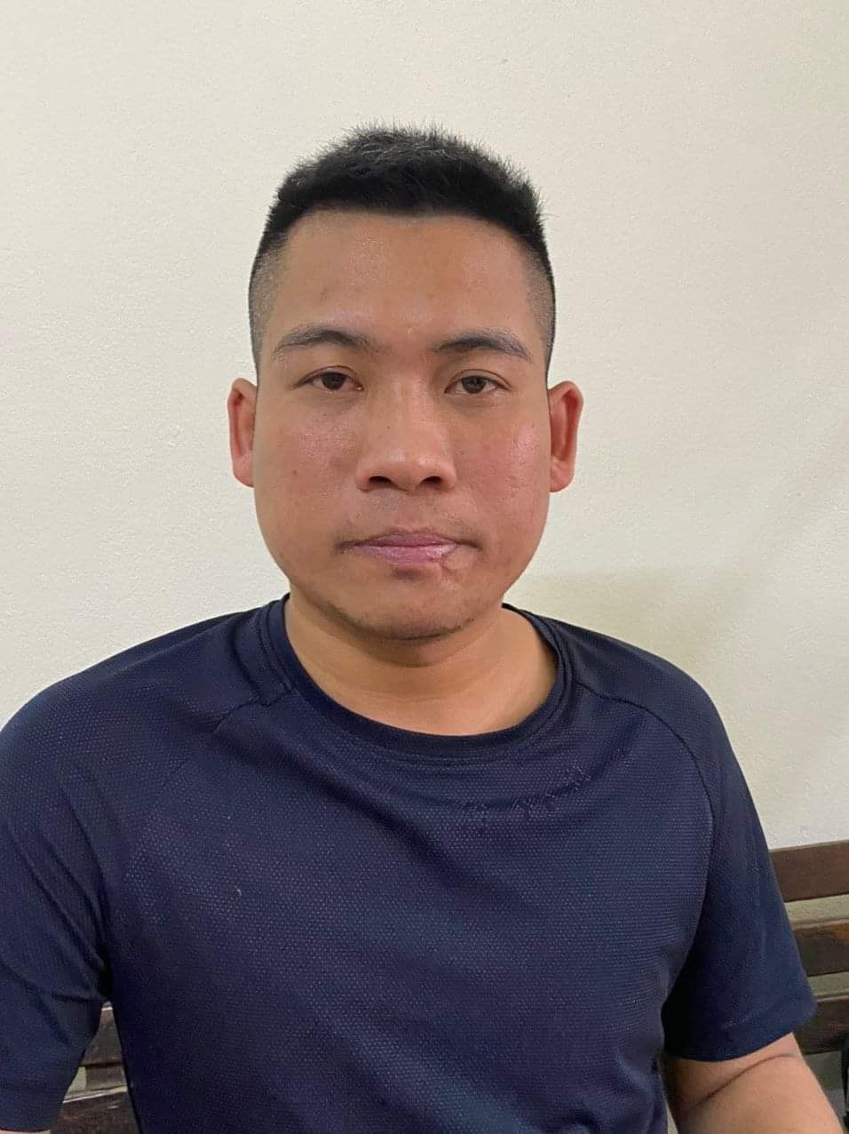 khoi to tai xe taxi lay dien thoai cua 2 nu du khach nga hinh 1