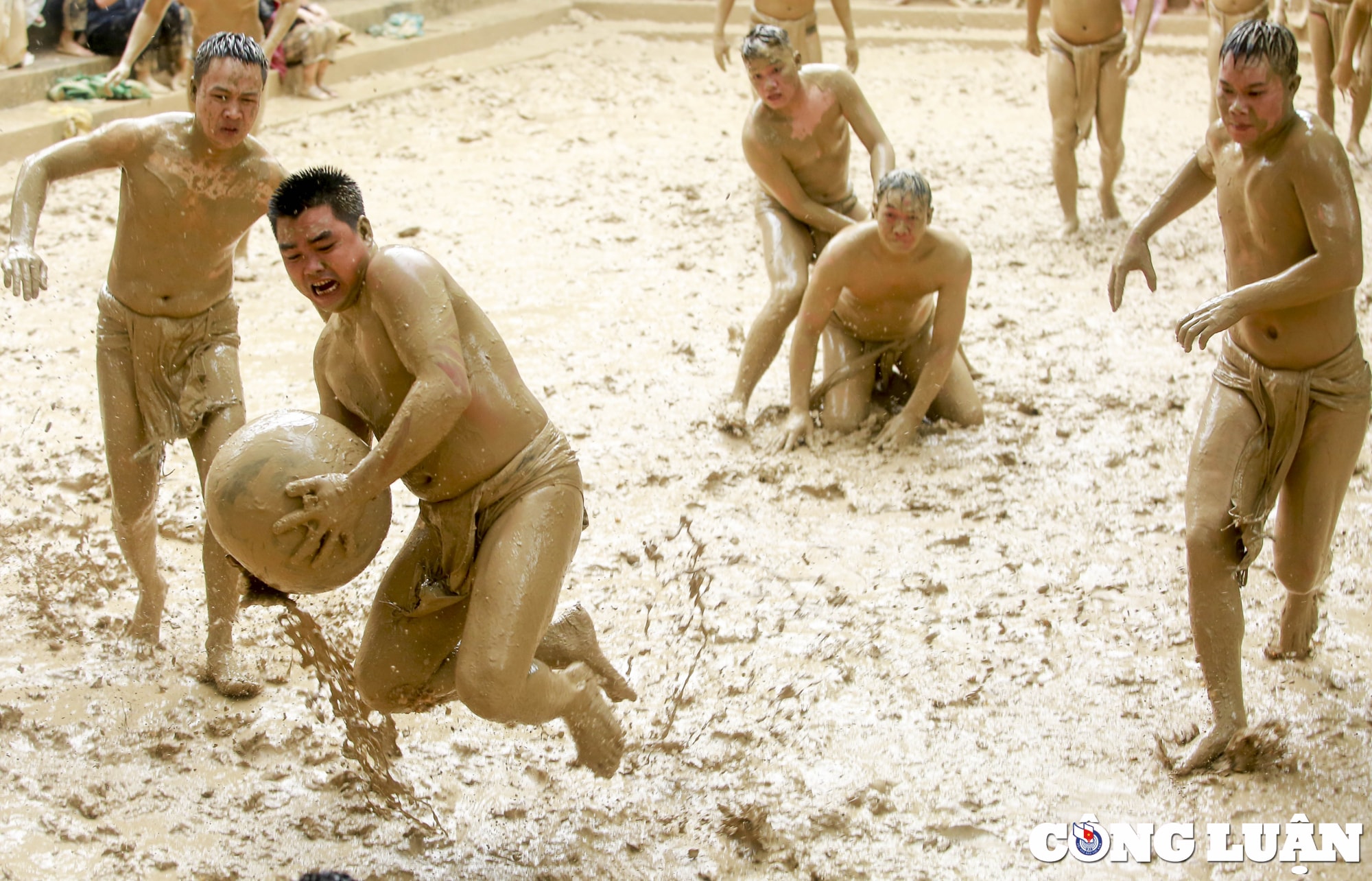 doc dao le hoi vat cau nuoc lang van o bac giang di san van hoa phi vat the quoc gia hinh 12