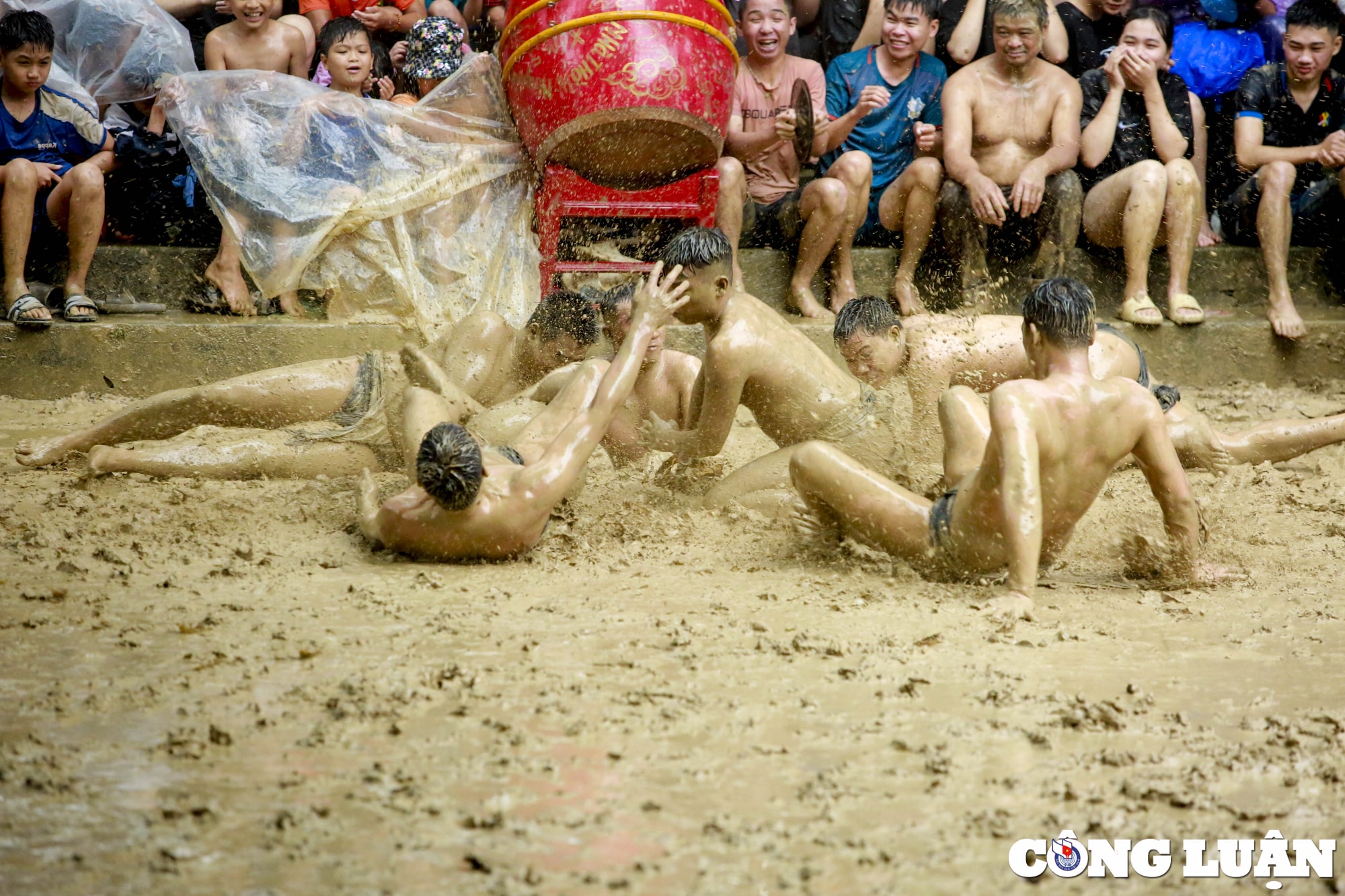 doc dao le hoi vat cau nuoc lang van o bac giang di san van hoa phi vat the quoc gia hinh 14