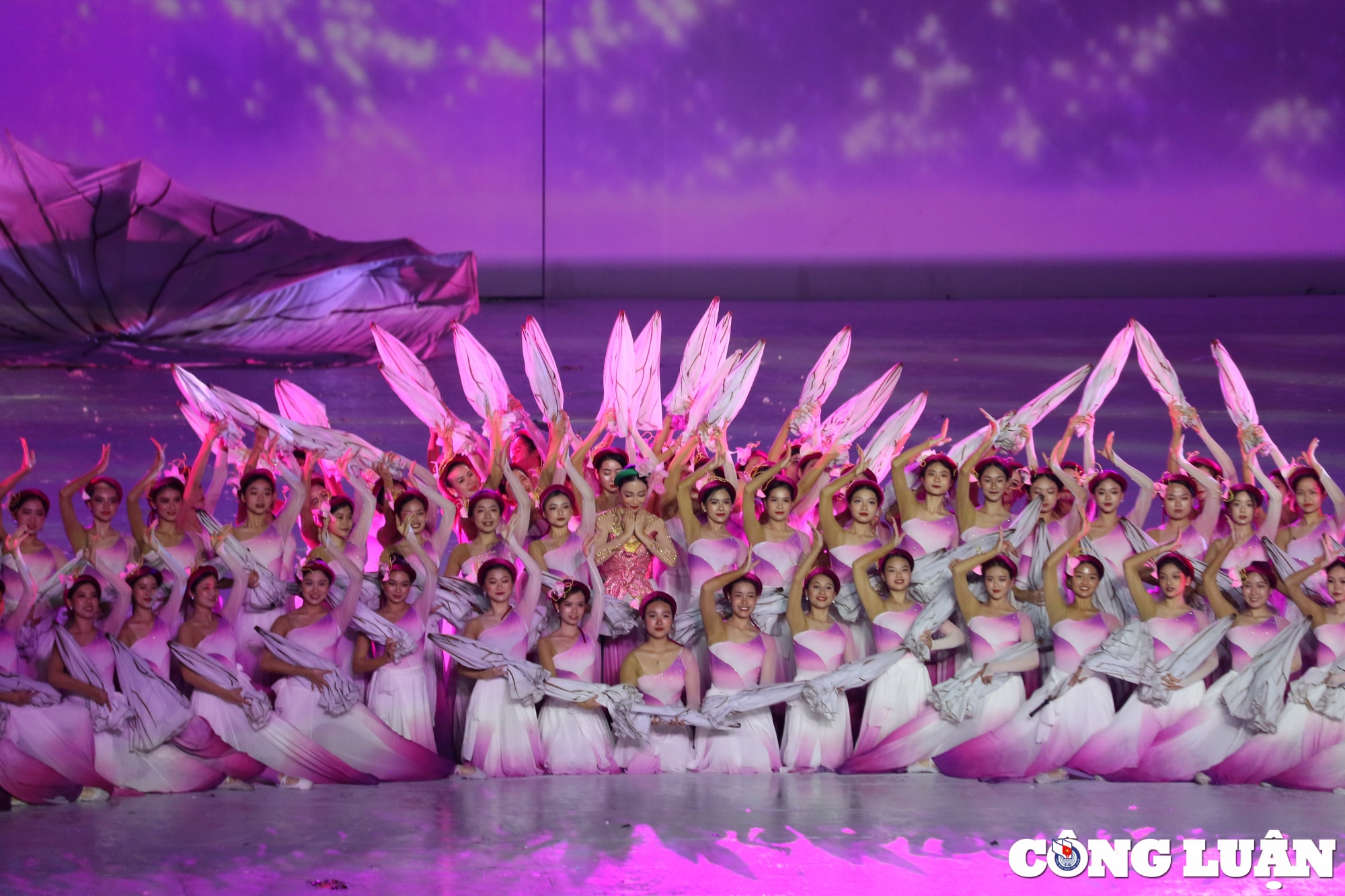 le khai mac sea games 31 chuong trinh nghe thuat dac sac cua am thanh va anh sang hinh 9