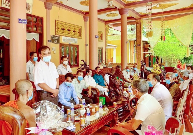 tinh kien giang phat huy vai tro nguoi co uy tin trong cong dong hinh 1