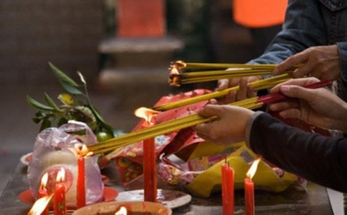 van cung khan than linh gia tien ngay ram thang 4 2022 hinh 1