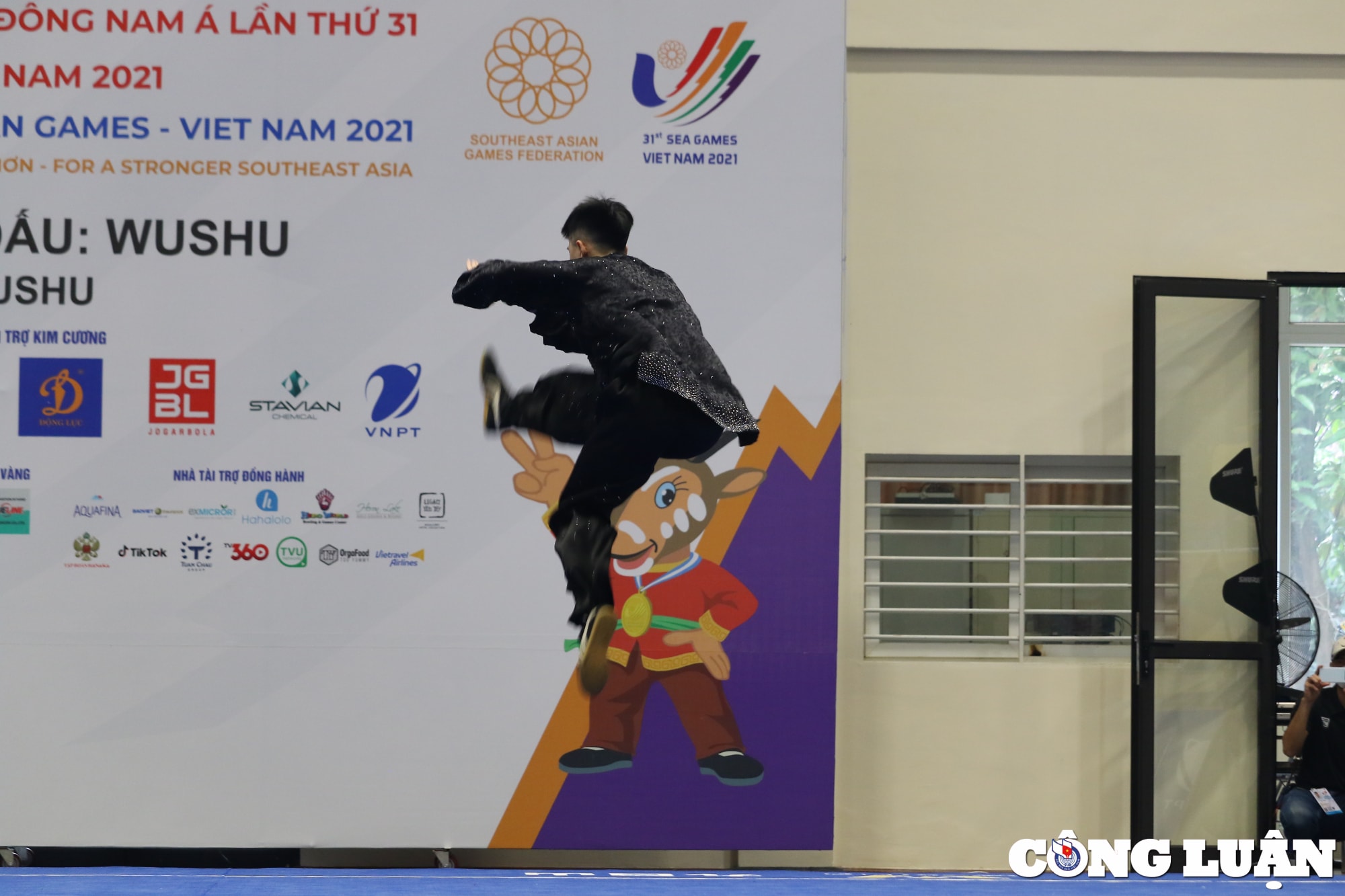 vdv nguyen van phuong nga guc tren san dau vi chan thuong hinh 5