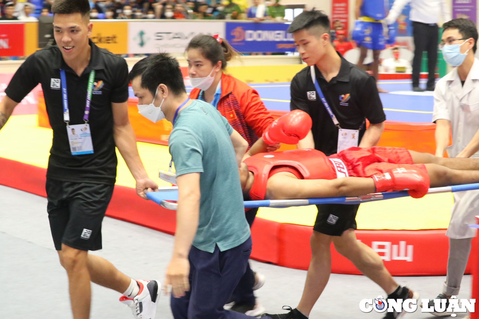 vdv mon wushu cua doi tuyen campuchia nga guc tren san dau hinh 5