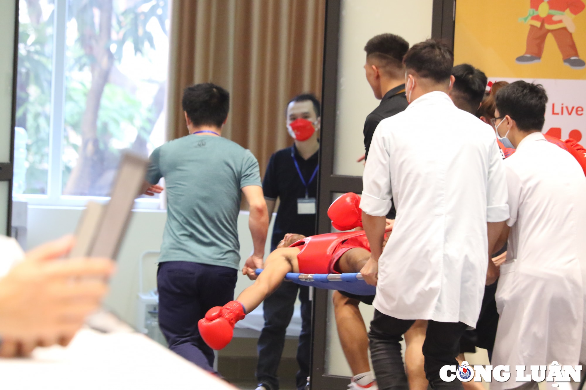 vdv mon wushu cua doi tuyen campuchia nga guc tren san dau hinh 7