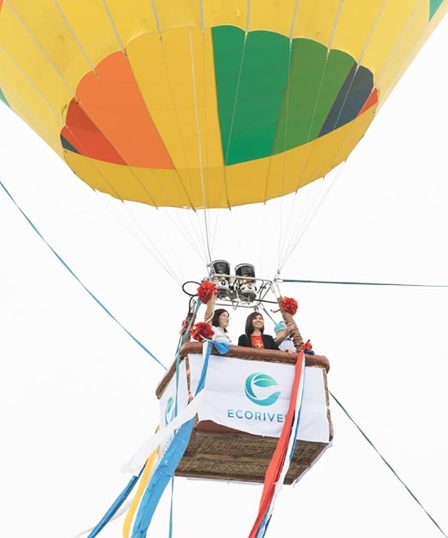trai nghiem bay khinh khi cau chao mung sea games 31 hinh 4