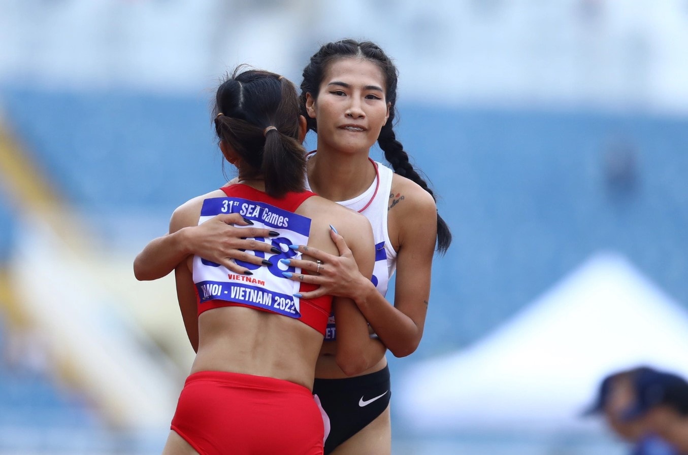 nguyen thi oanh mo hang hcv cho dien kinh viet nam tai sea games 31 hinh 3