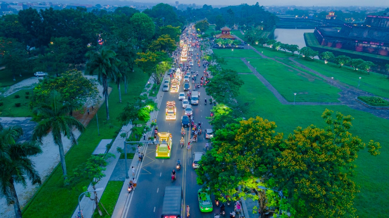 lung linh mua phat dan tai co do hue hinh 7