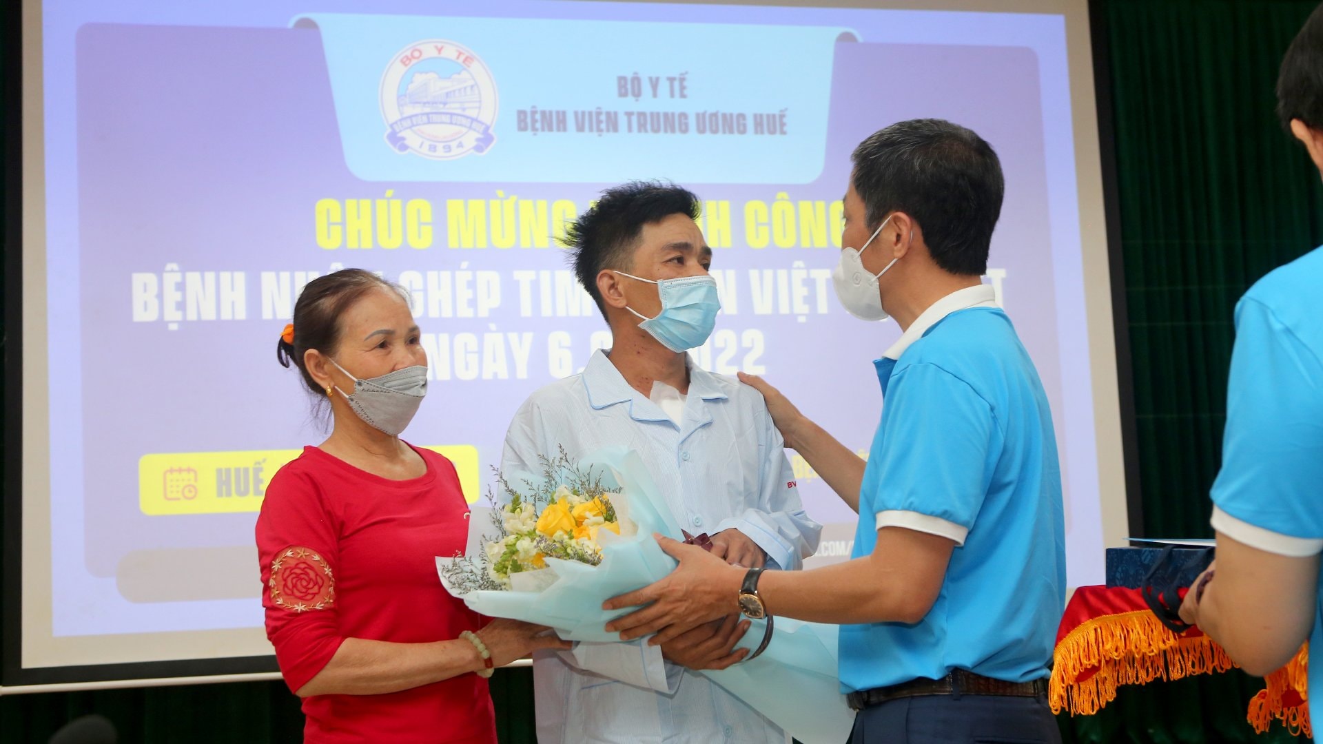 truong ban kinh te trung uong tham hoi benh nhan duoc ghep tim xuyen viet hinh 2