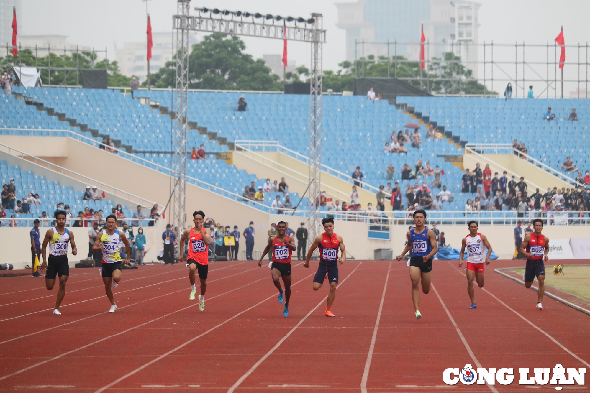 ngan ngoc nghia gianh hcb cu ly 200m mon dien kinh nam sea games 31 hinh 2
