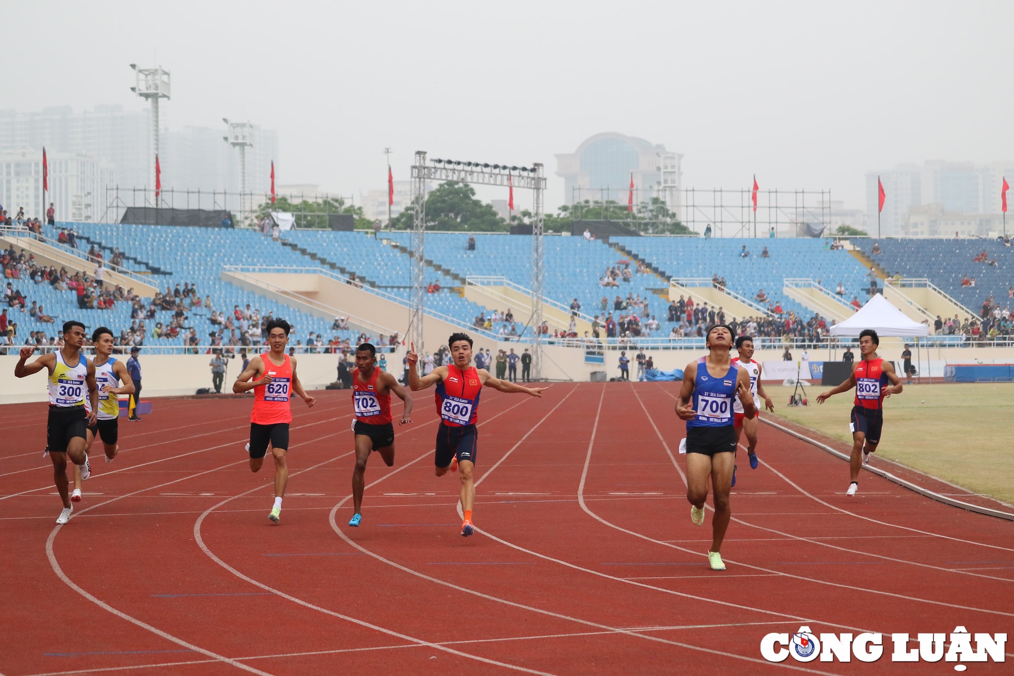 ngan ngoc nghia gianh hcb cu ly 200m mon dien kinh nam sea games 31 hinh 4