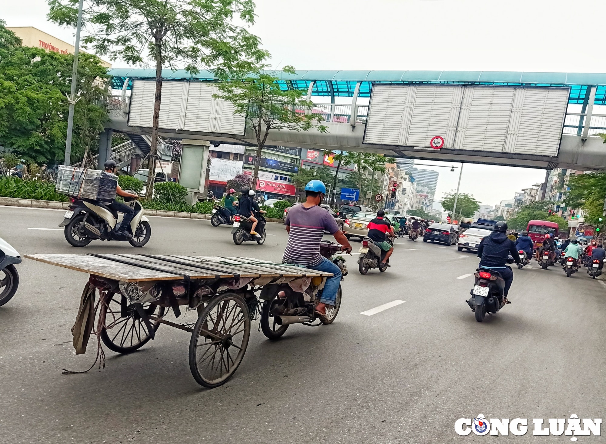 sau chi dao cua chu tich ha noi xe tu che nguy hiem van tung hoanh tren duong pho hinh 4
