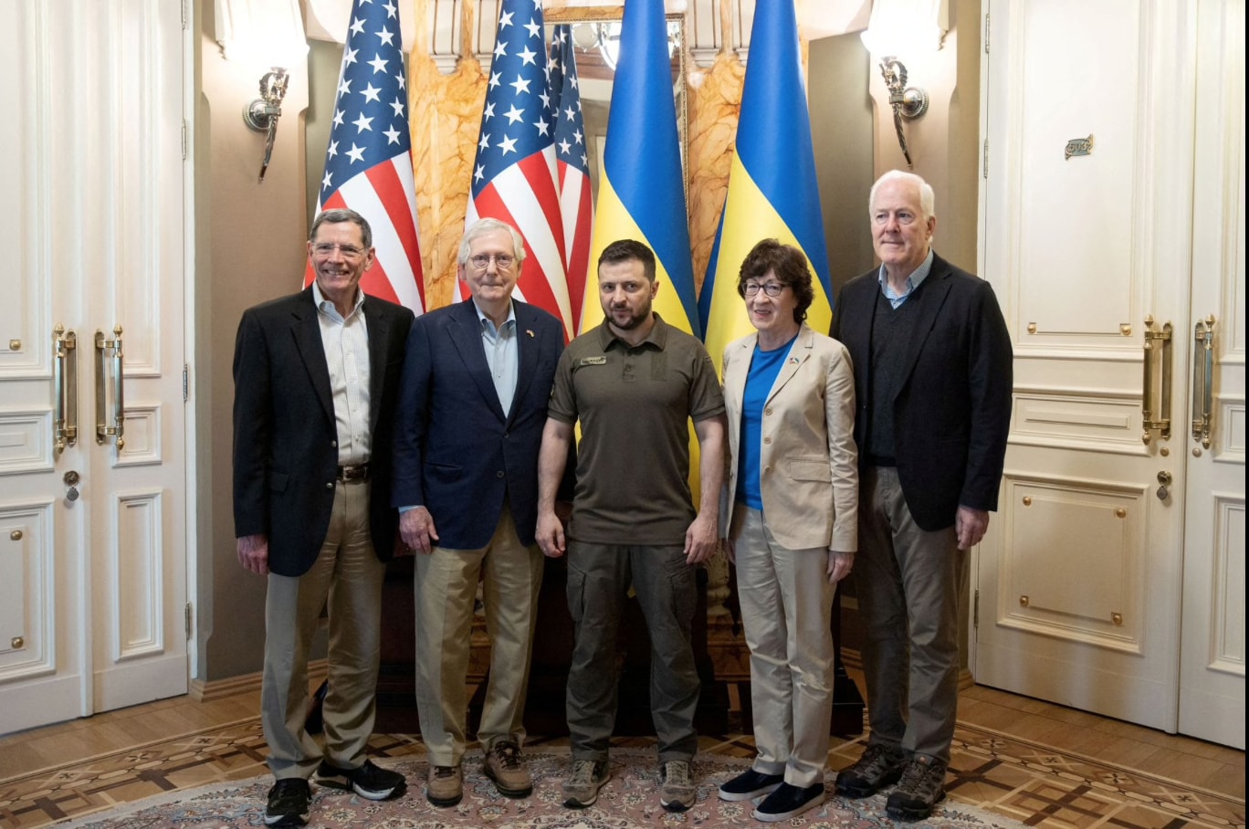 cac lanh dao dang cong hoa my gap tong thong ukraine zelenskyy tai kiev hinh 1