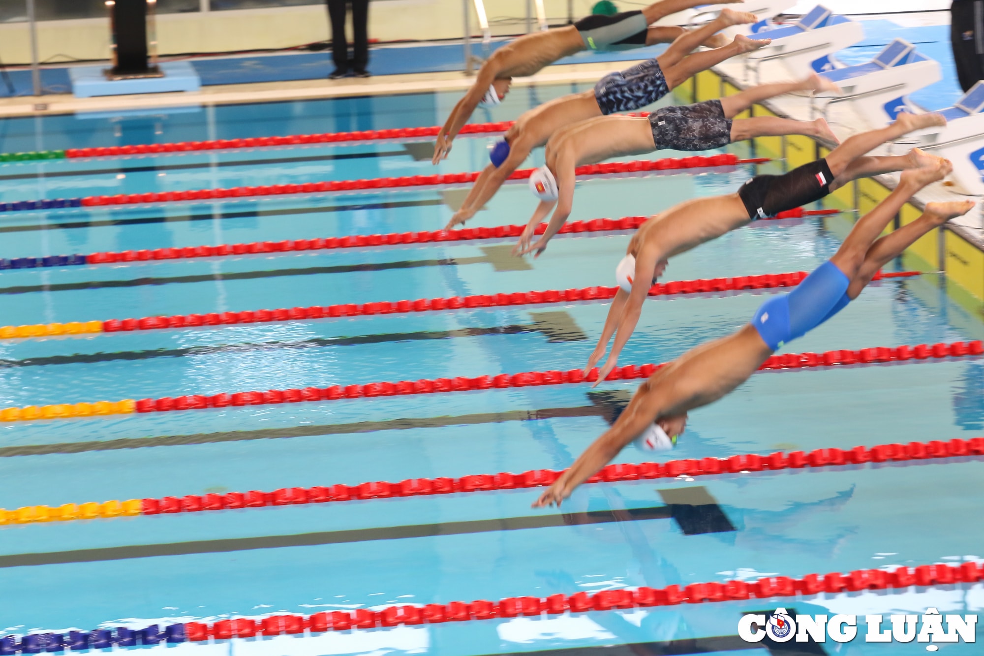 kinh ngu nguyen huy hoang ve nhat vong loai 400 m boi tu do nam hinh 3